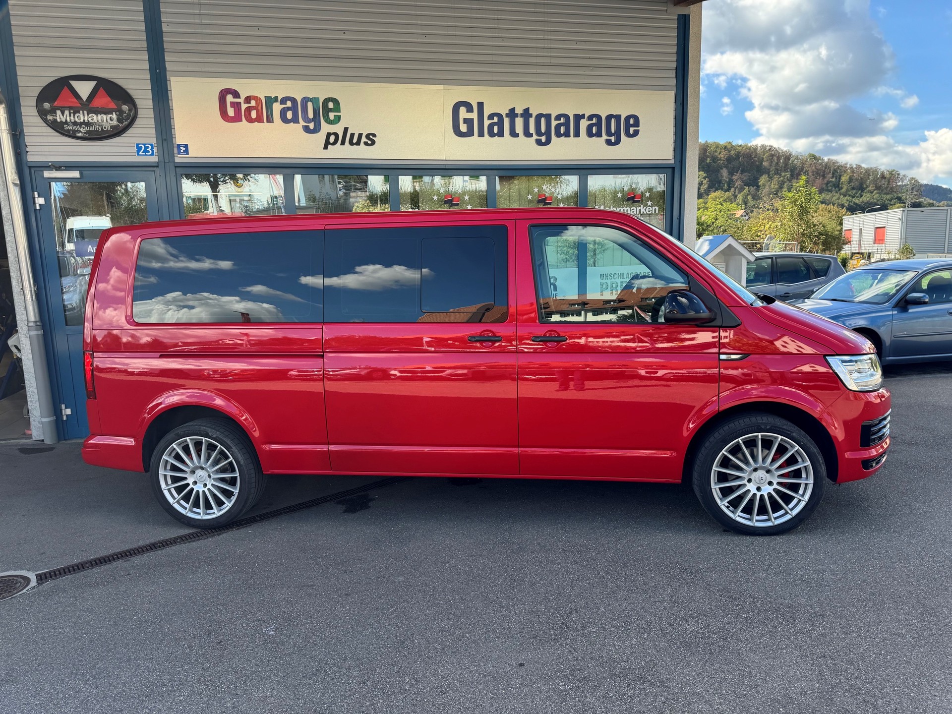VW T6 Caravelle 2.0 TDI Trendline 4Motion DSG LWB-image-2