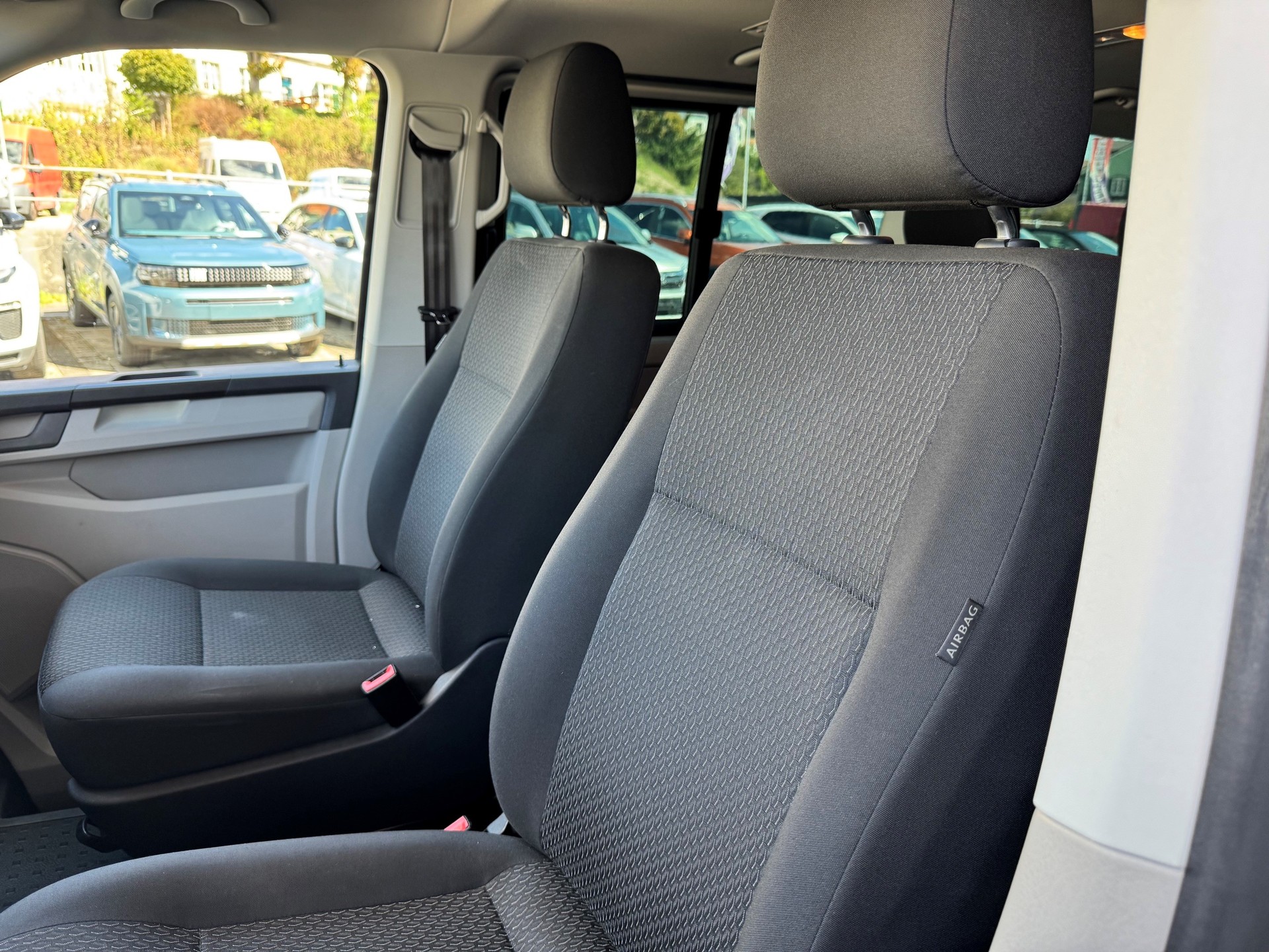 VW T6 Caravelle 2.0 TDI Trendline 4Motion DSG LWB-image-10