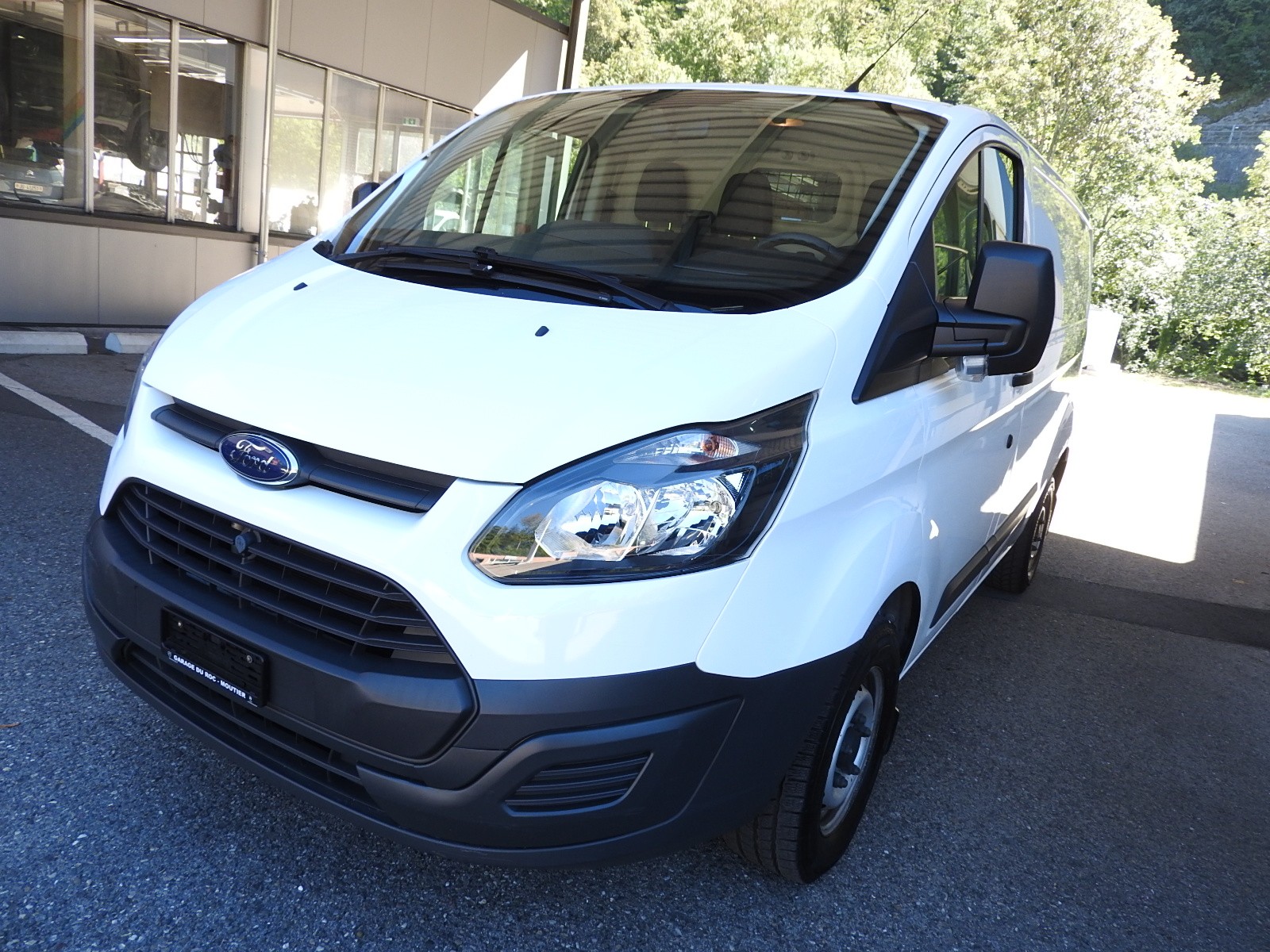 FORD Transit Custom Van 250 L1H1-image-13