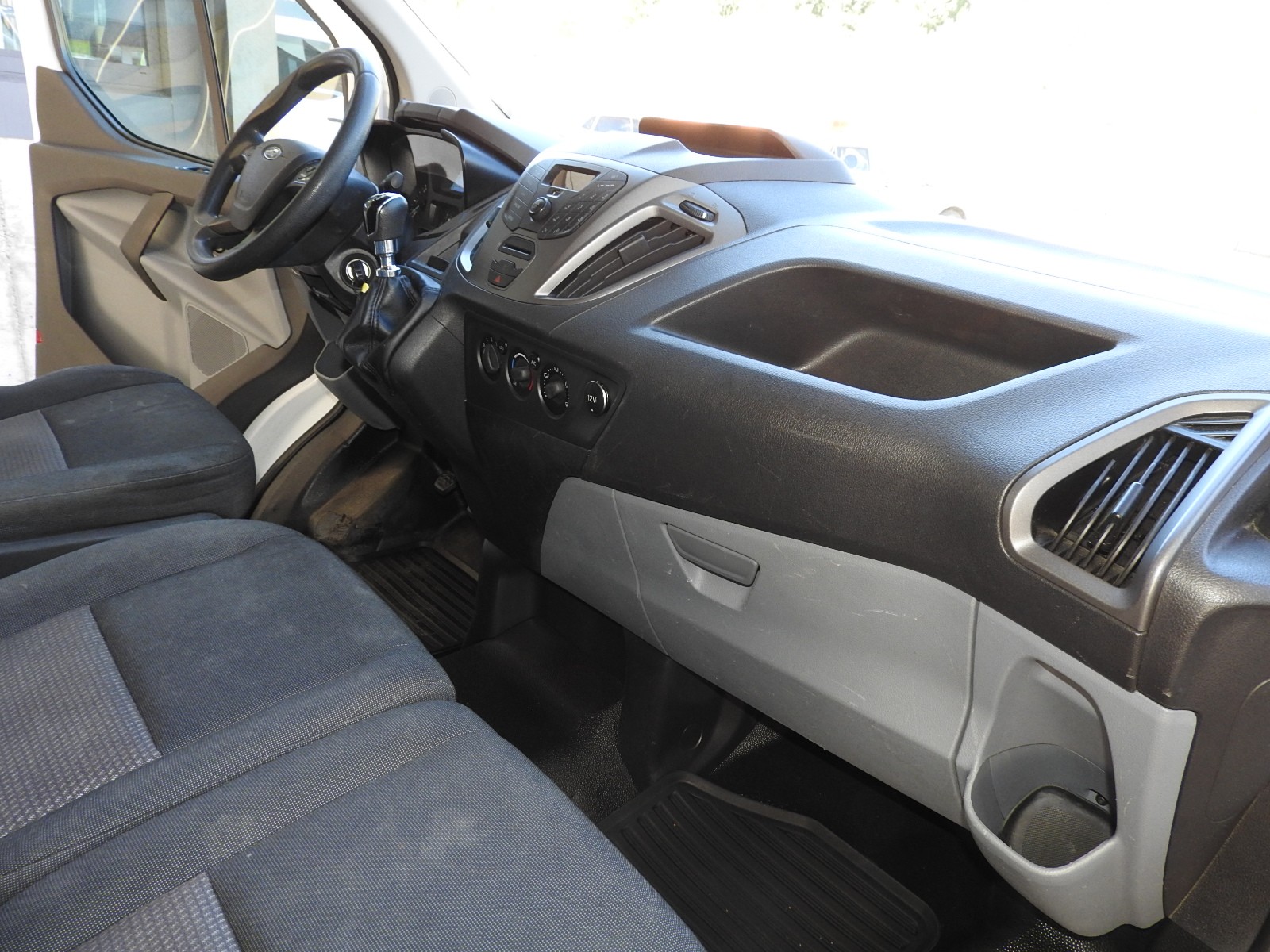 FORD Transit Custom Van 250 L1H1-image-6
