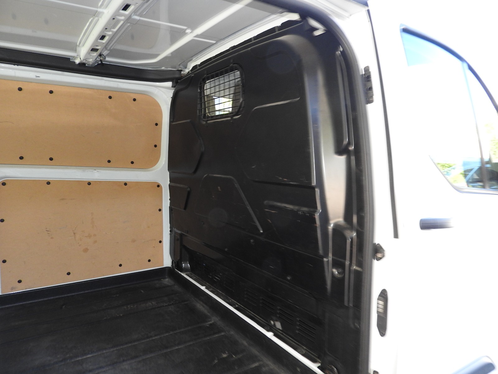 FORD Transit Custom Van 250 L1H1-image-12