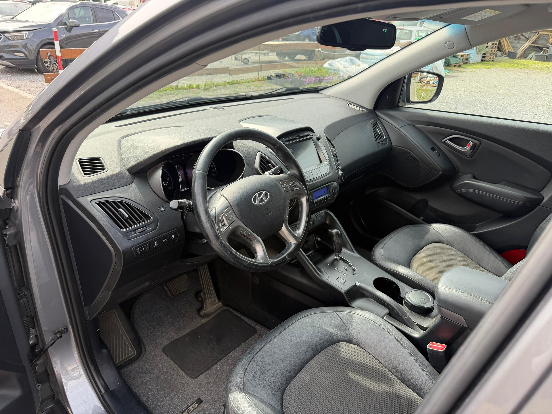 HYUNDAI iX 35 2.0 CRDi Style 4WD Automatic-image-7