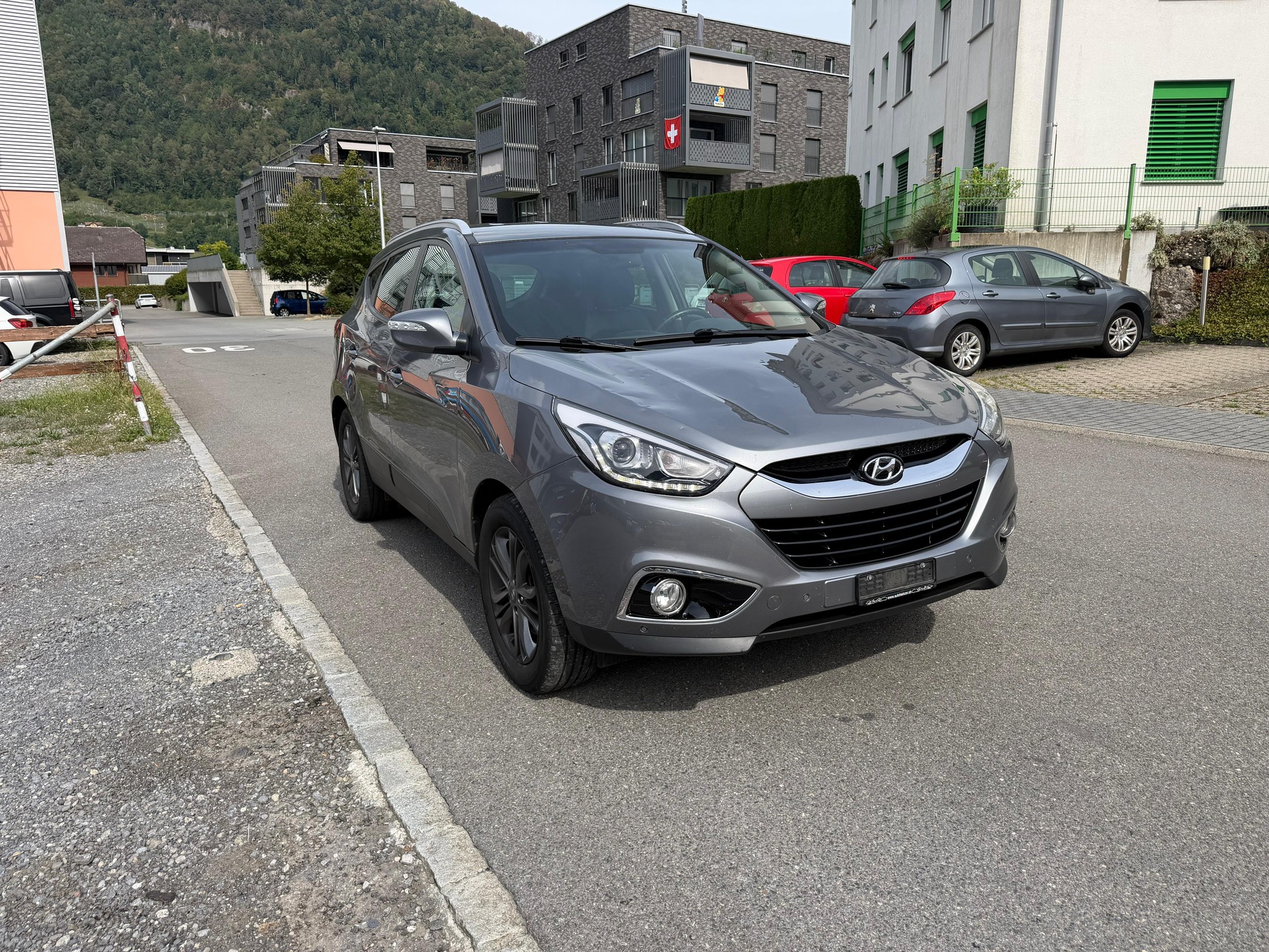 HYUNDAI iX 35 2.0 CRDi Style 4WD Automatic-image-0