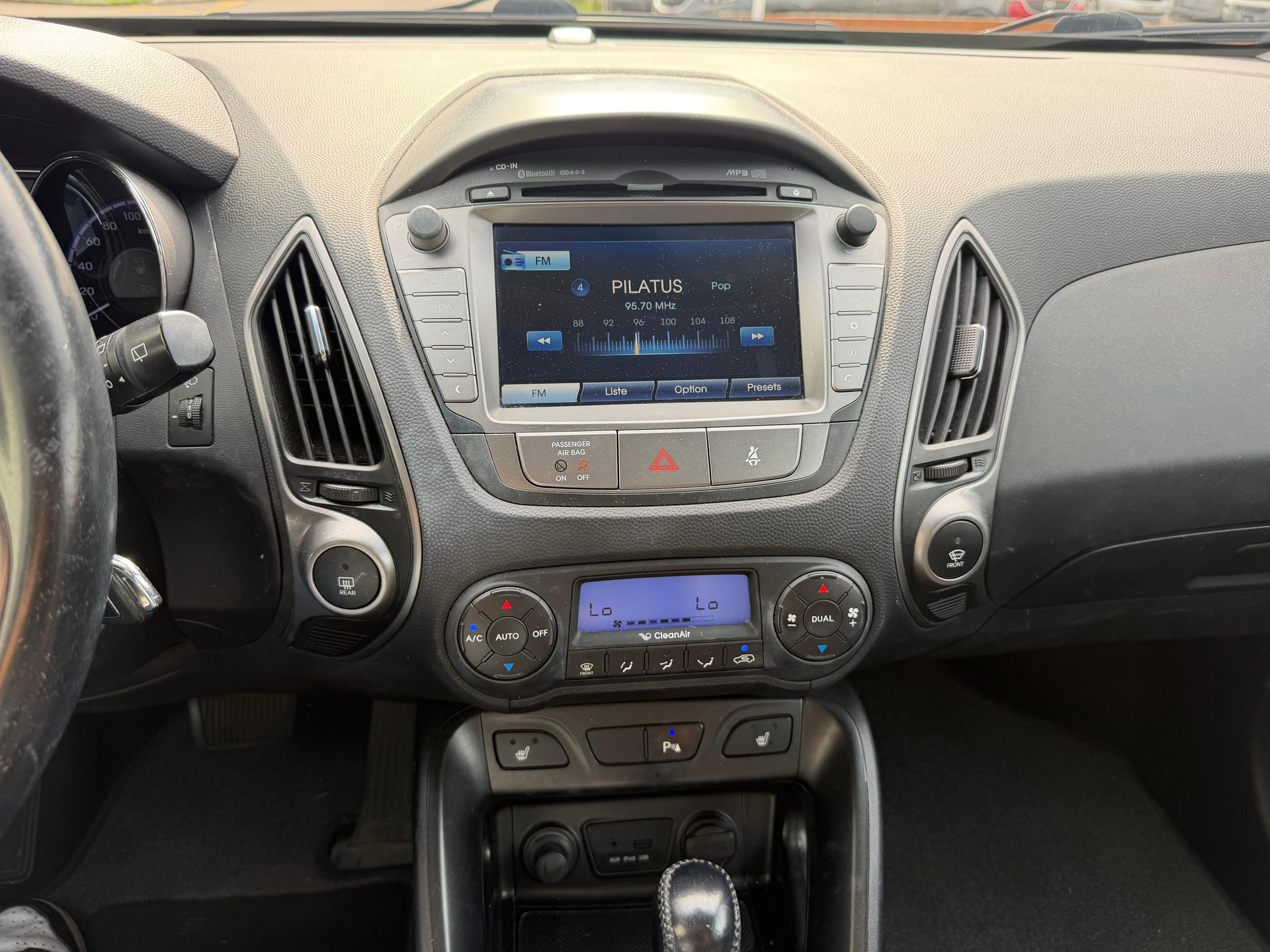 HYUNDAI iX 35 2.0 CRDi Style 4WD Automatic-image-8