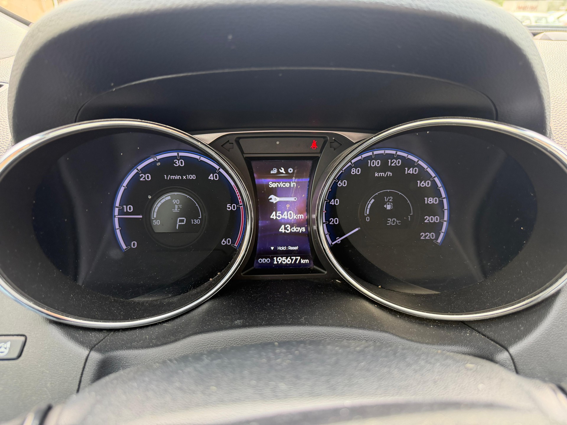 HYUNDAI iX 35 2.0 CRDi Style 4WD Automatic-image-10