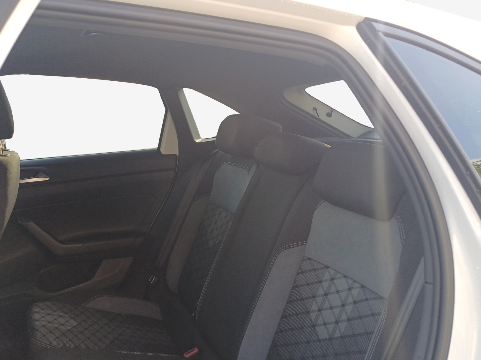 VW Taigo 1.0 TSI R-Line DSG-image-11