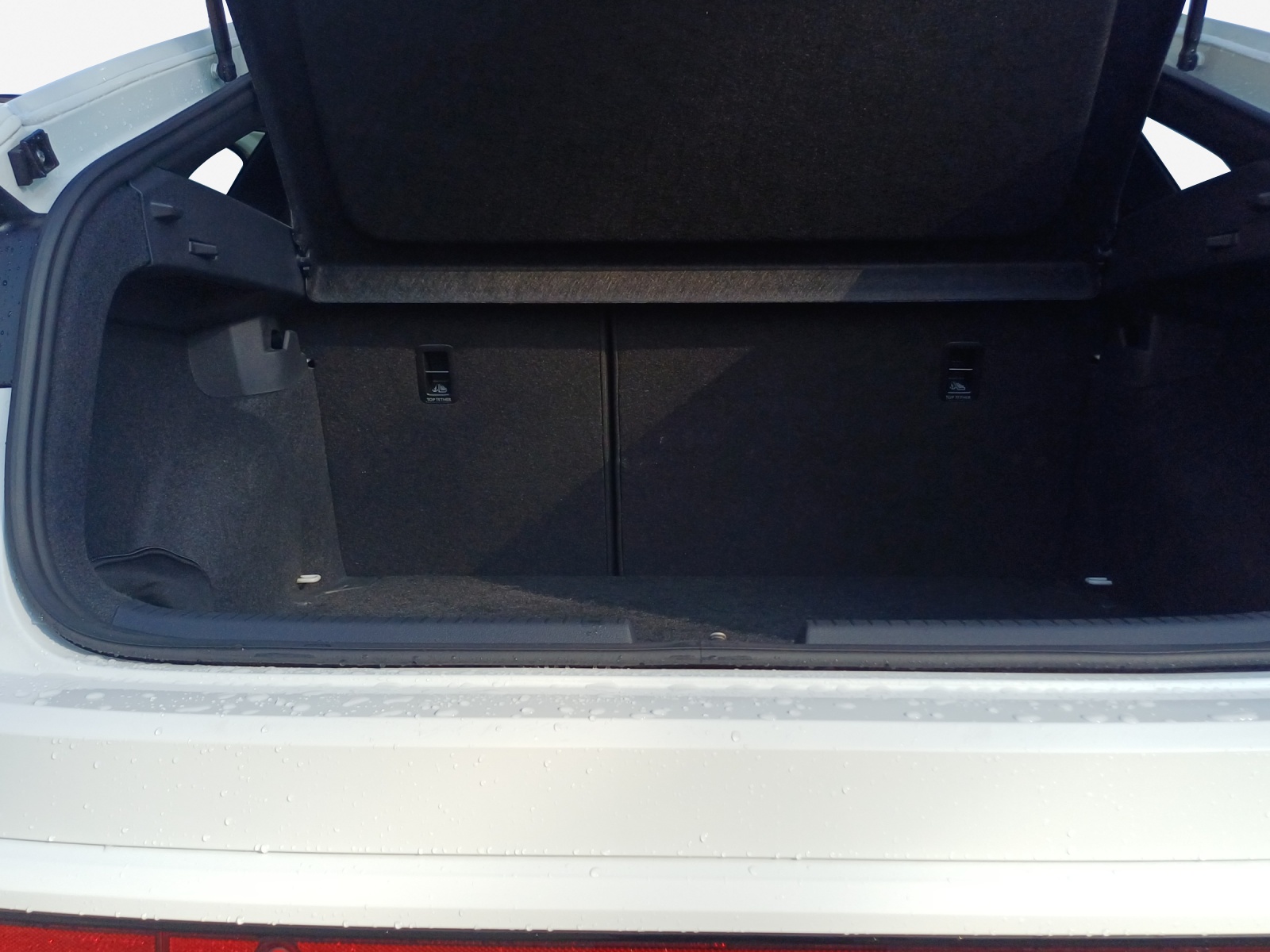VW Taigo 1.0 TSI R-Line DSG-image-13