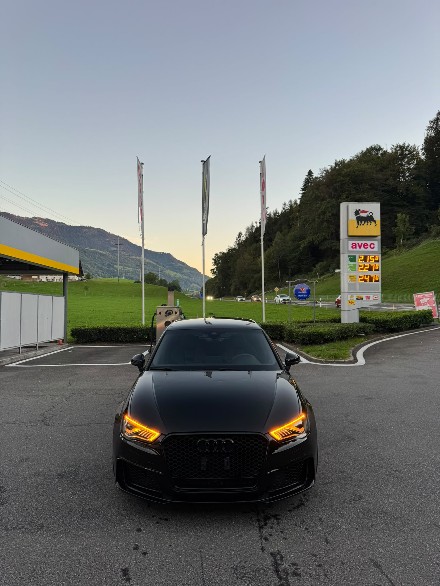 AUDI RS3 2.5 TSI quattro S-tronic-image-1