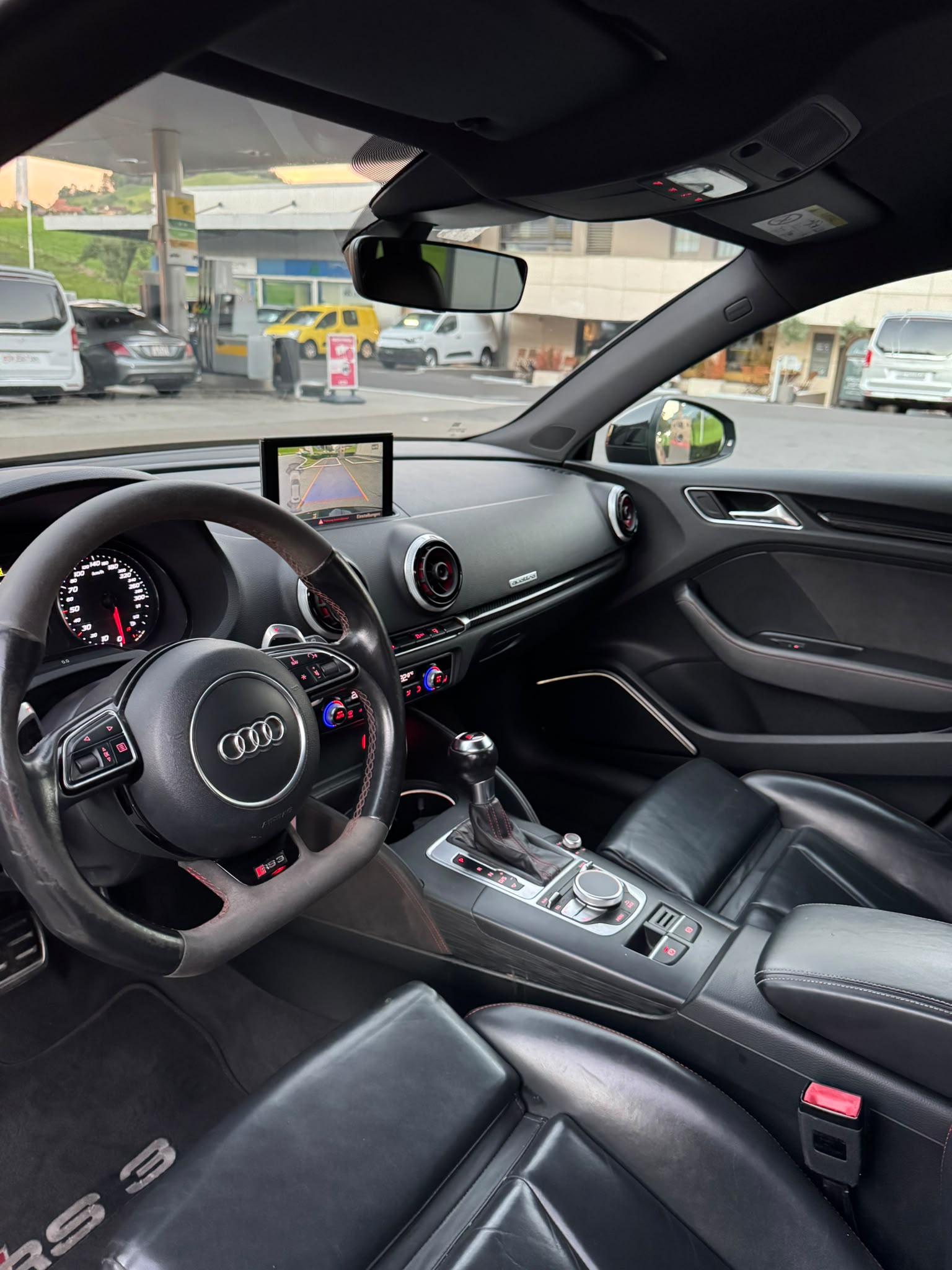 AUDI RS3 2.5 TSI quattro S-tronic-image-12
