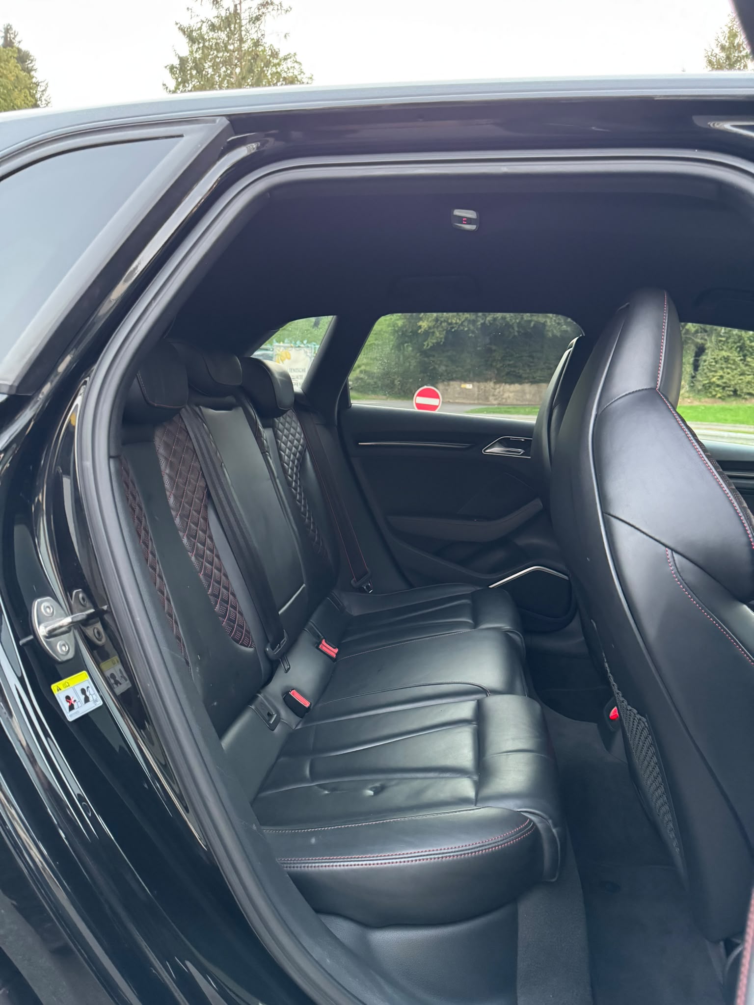 AUDI RS3 2.5 TSI quattro S-tronic-image-11