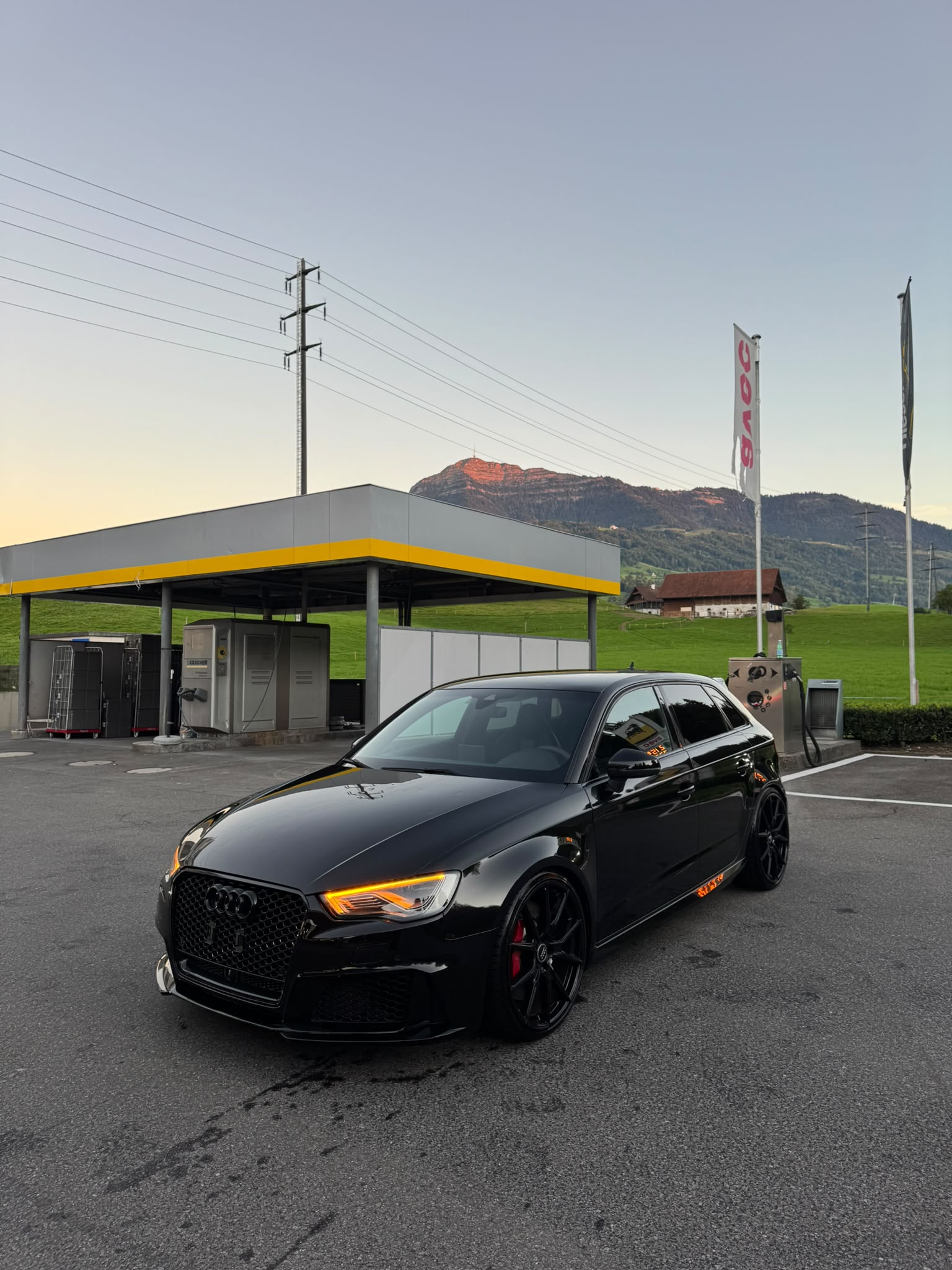 AUDI RS3 2.5 TSI quattro S-tronic-image-2