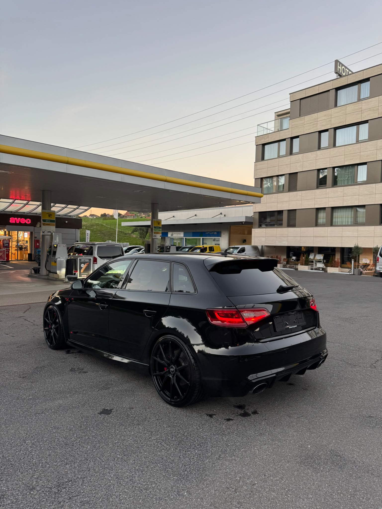 AUDI RS3 2.5 TSI quattro S-tronic-image-4