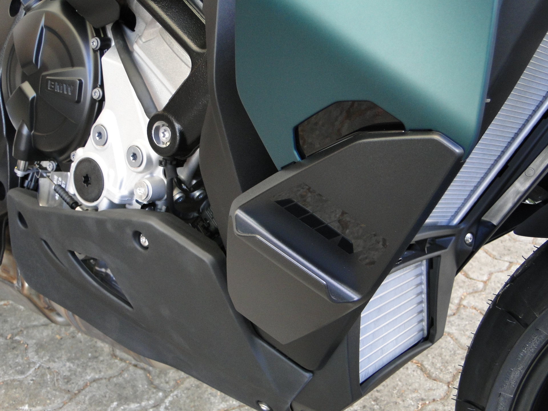 BMW M 1000 XR 2027-image-7