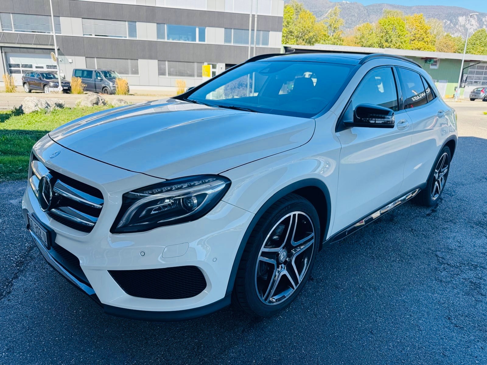 MERCEDES-BENZ GLA 250 4Matic 7G-DCT-image-3