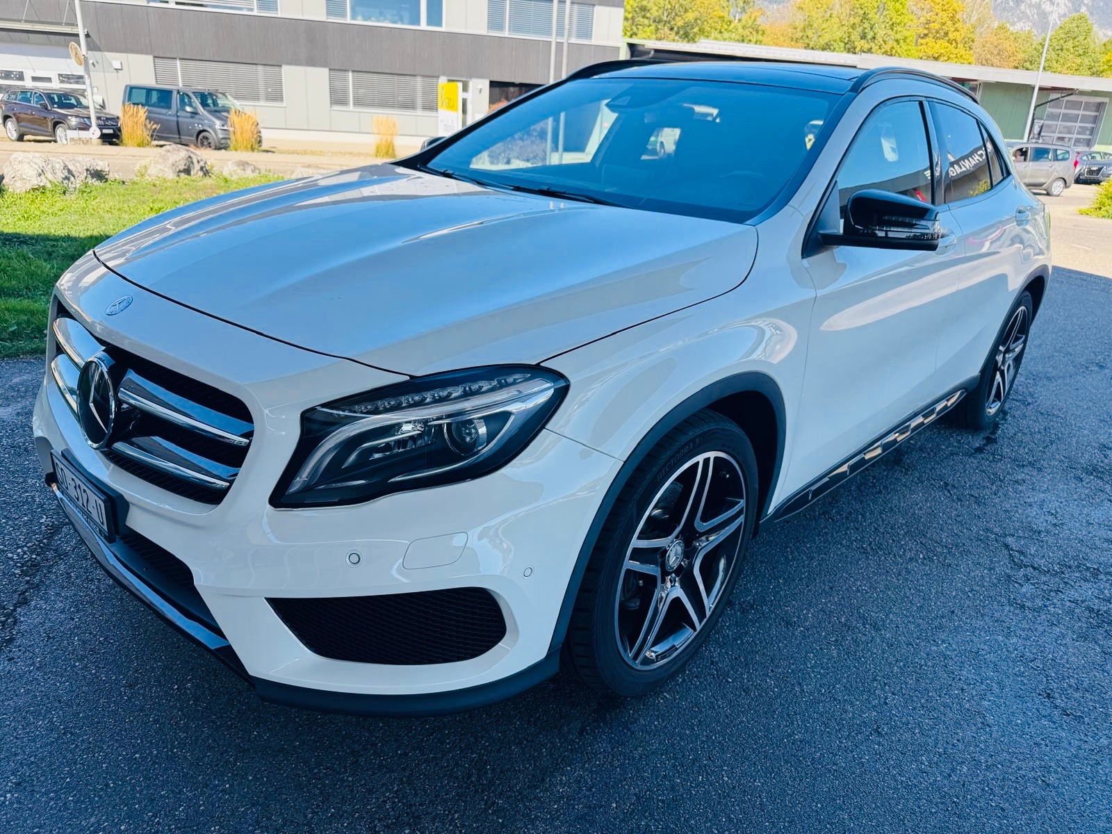 MERCEDES-BENZ GLA 250 4Matic 7G-DCT-image-1
