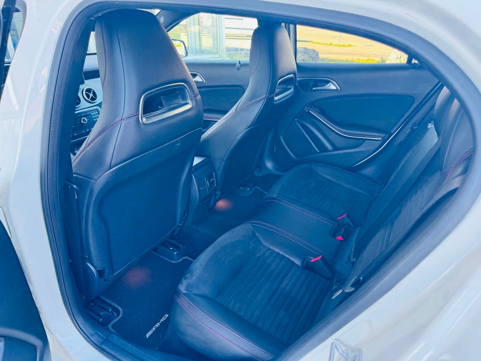 MERCEDES-BENZ GLA 250 4Matic 7G-DCT-image-9