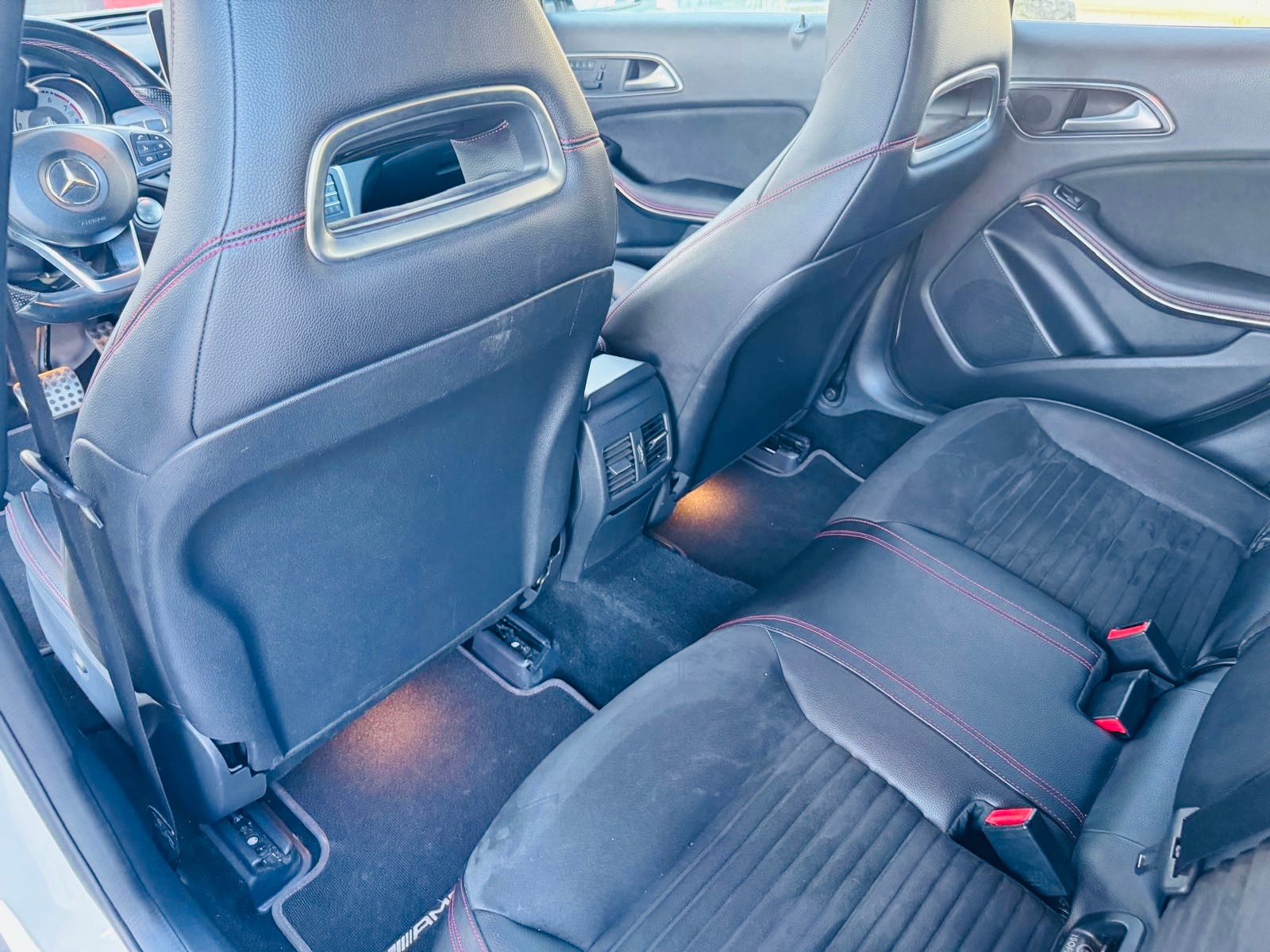 MERCEDES-BENZ GLA 250 4Matic 7G-DCT-image-11