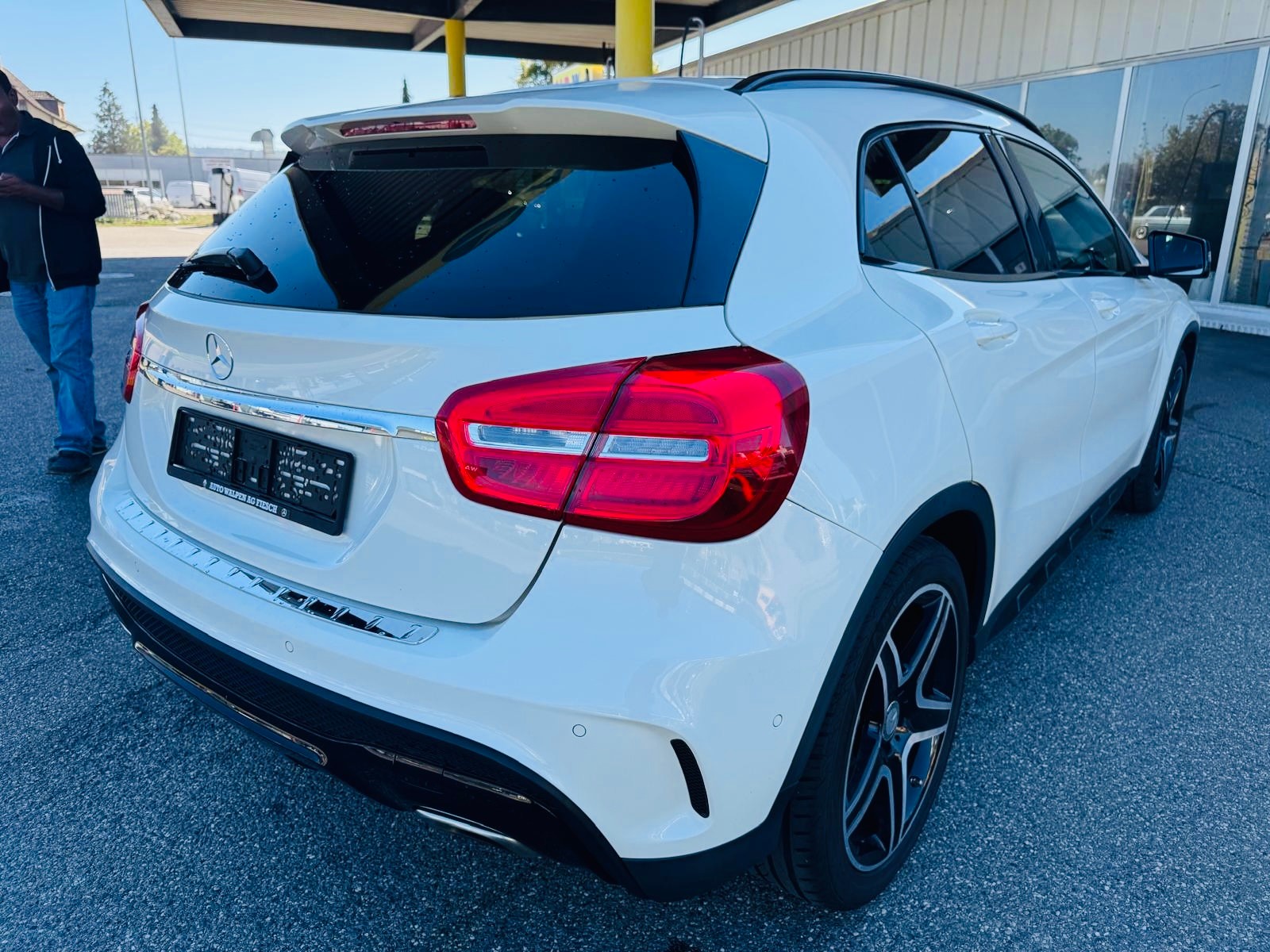 MERCEDES-BENZ GLA 250 4Matic 7G-DCT-image-4