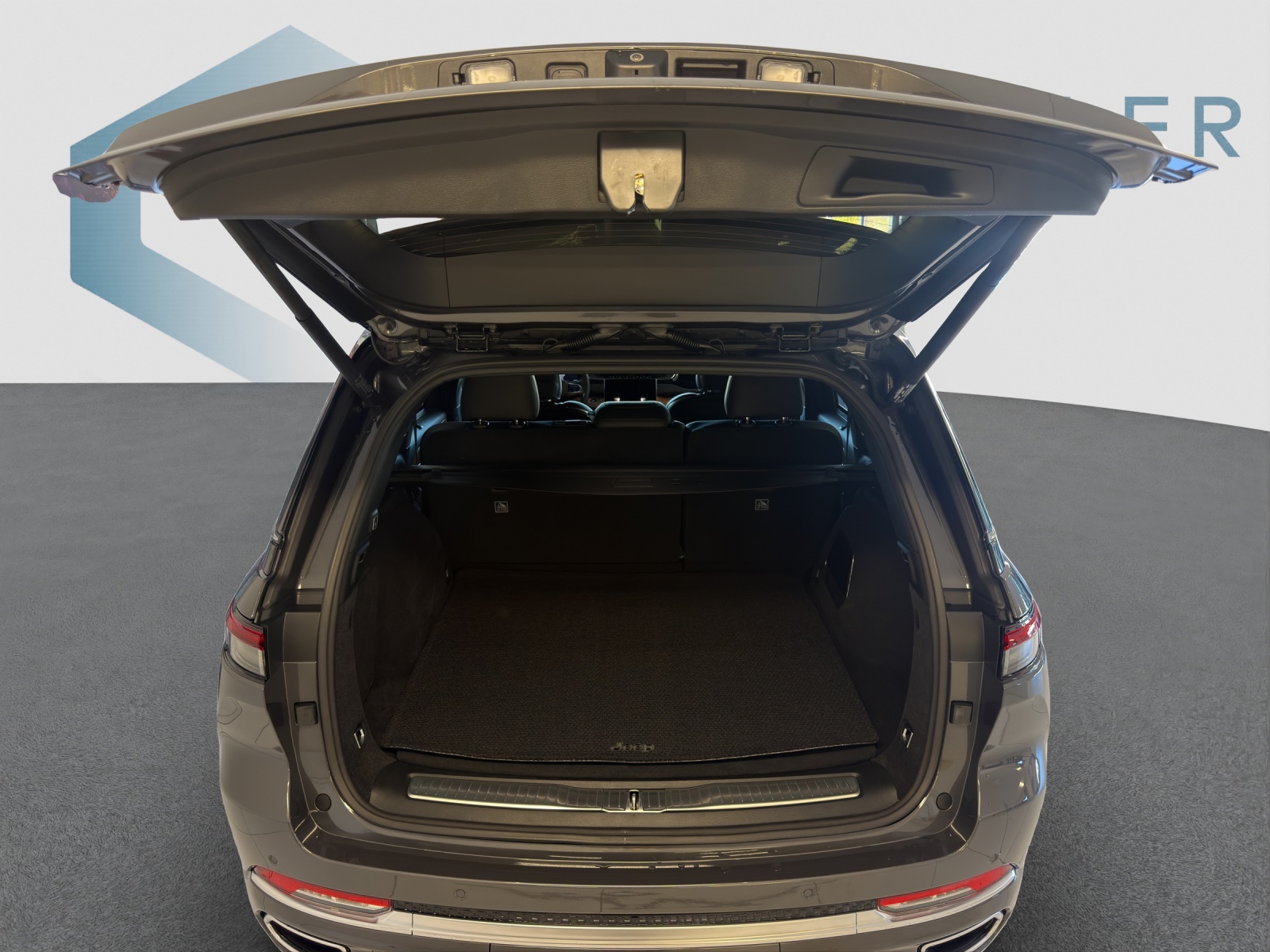 JEEP Grand Cherokee 2.0 PHEV Summit Res-image-6