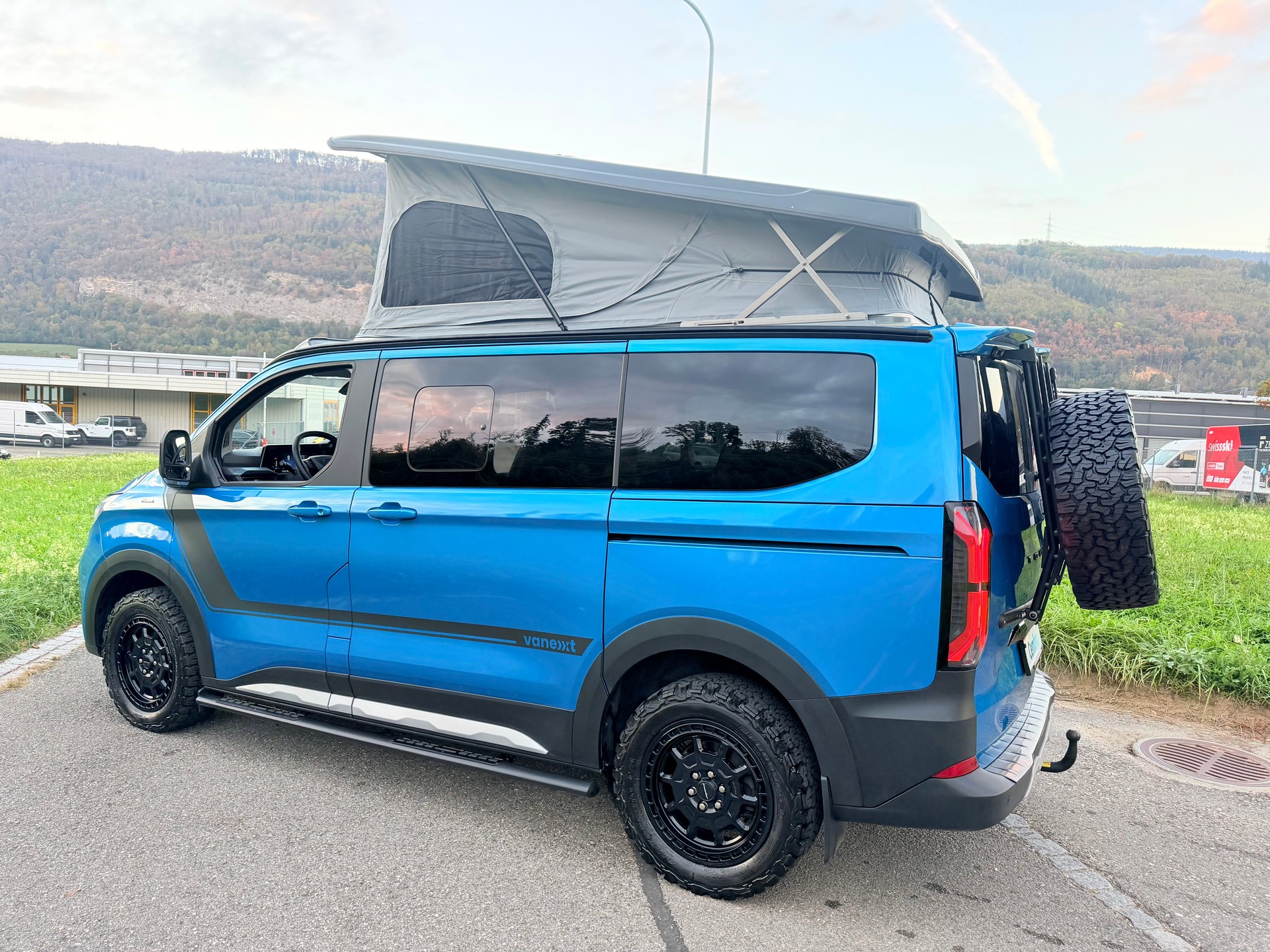 FORD TOURNEO CUSTOM "VANEXT" 4X4 5 PLÄTZER CAMPER "HÖHER" 170 PS DIESEL "SPEZIAL AUFBAU" MIT MFK CH !! MIT AHK.-image-58