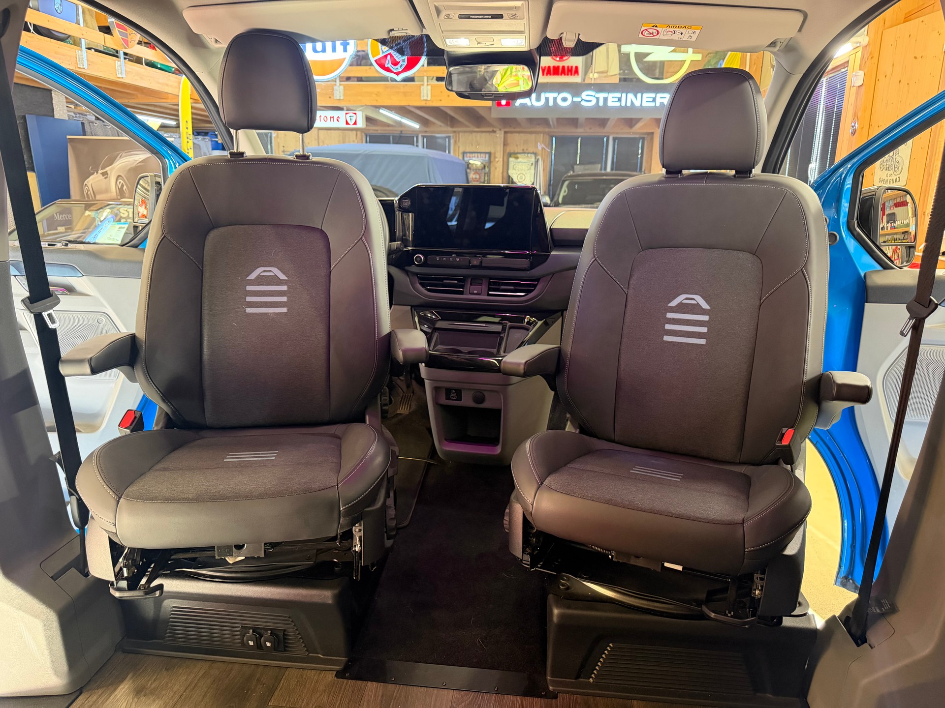 FORD TOURNEO CUSTOM "VANEXT" 4X4 5 PLÄTZER CAMPER "HÖHER" 170 PS DIESEL "SPEZIAL AUFBAU" MIT MFK CH !! MIT AHK.-image-24