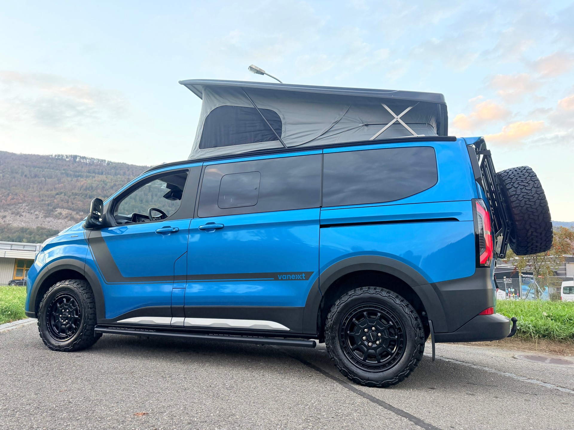 FORD TOURNEO CUSTOM "VANEXT" 4X4 5 PLÄTZER CAMPER "HÖHER" 170 PS DIESEL "SPEZIAL AUFBAU" MIT MFK CH !! MIT AHK.-image-13