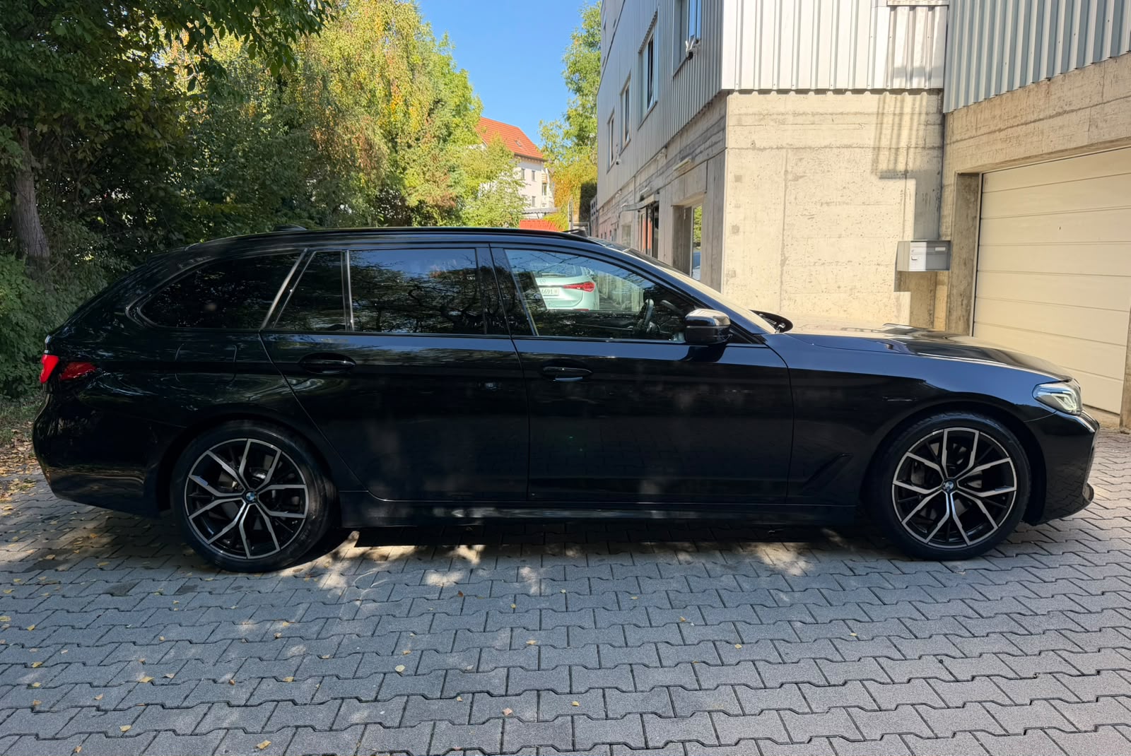 BMW 540i xDrive 48V Touring M Sport Steptronic-image-5