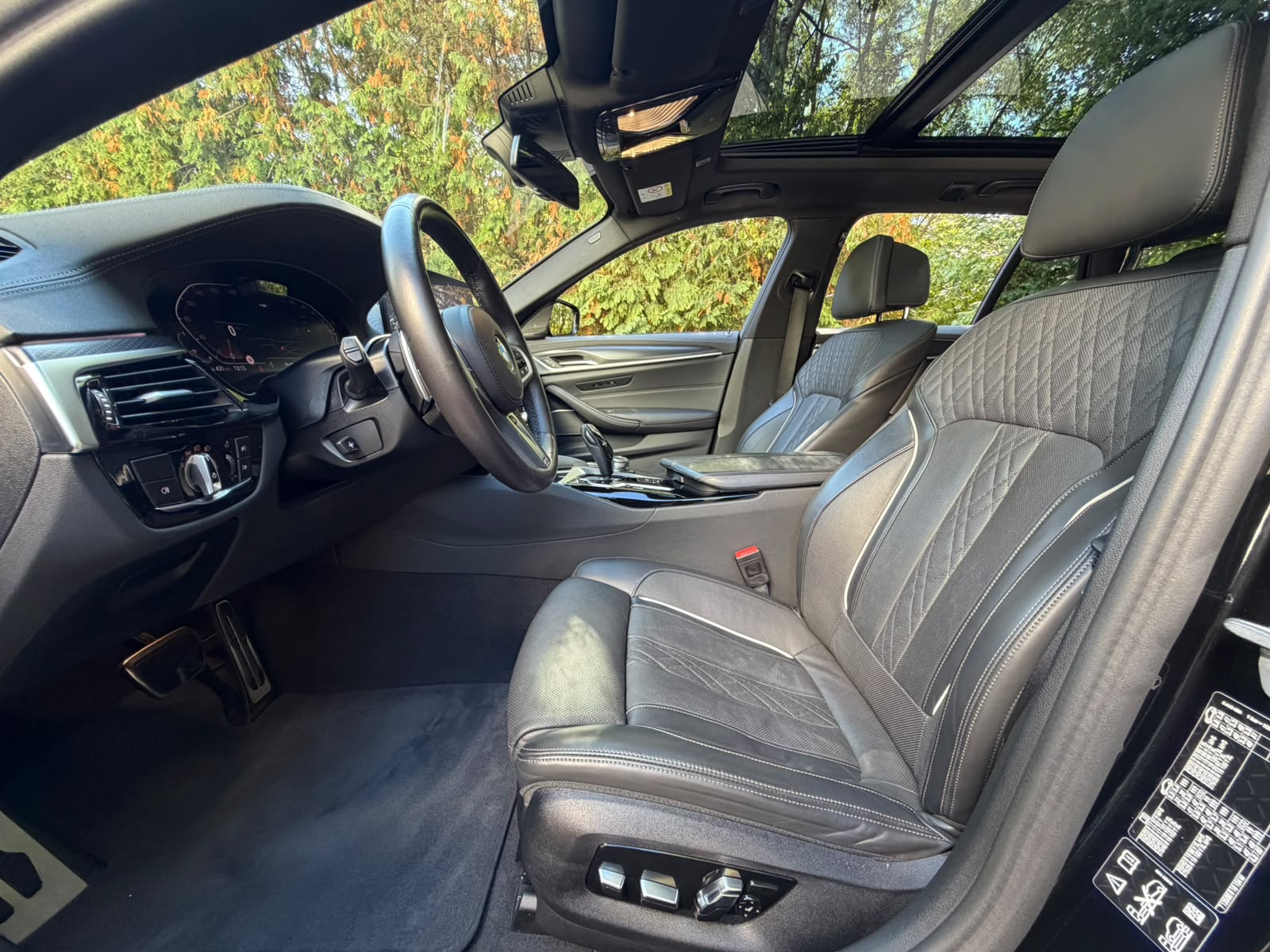 BMW 540i xDrive 48V Touring M Sport Steptronic-image-8