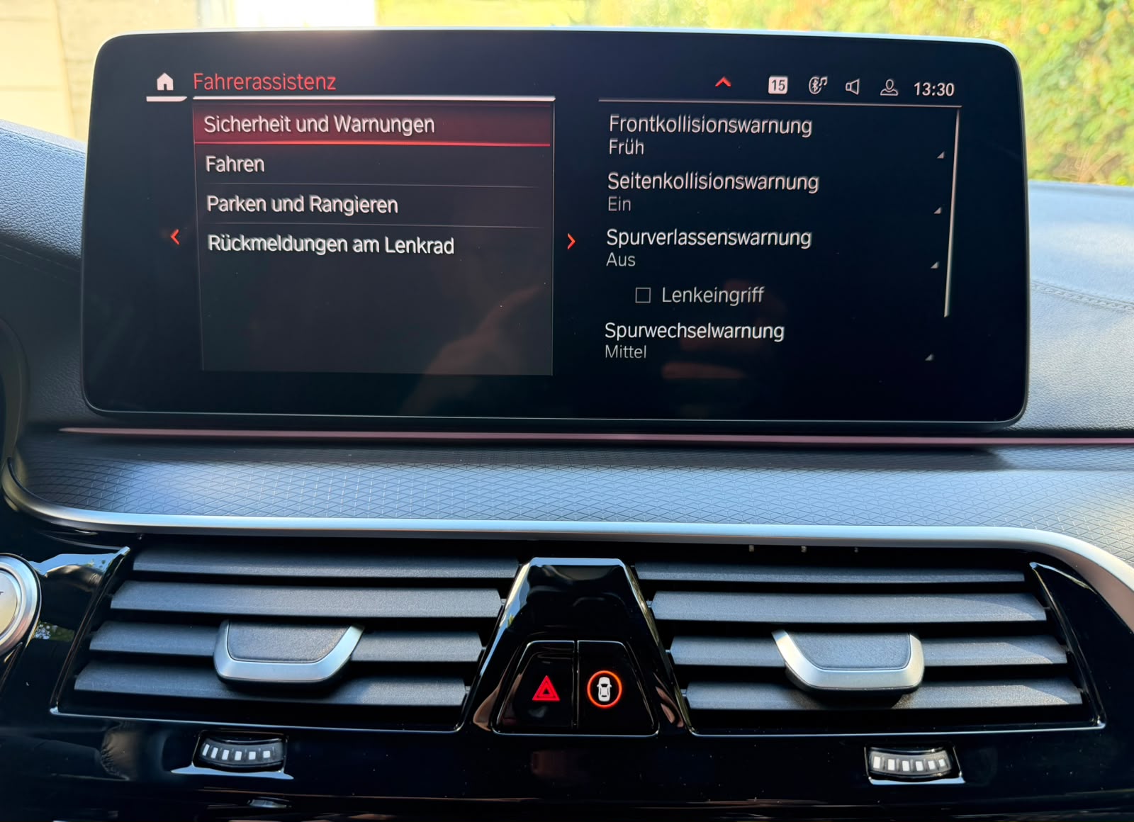 BMW 540i xDrive 48V Touring M Sport Steptronic-image-21