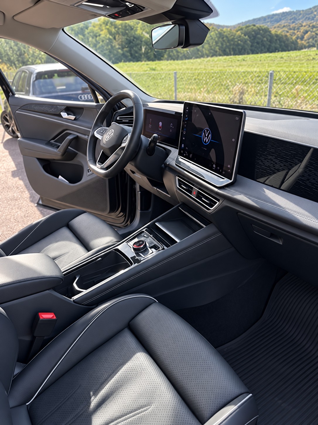 VW 2.0 TSI Elegance DSG 4motion-image-5