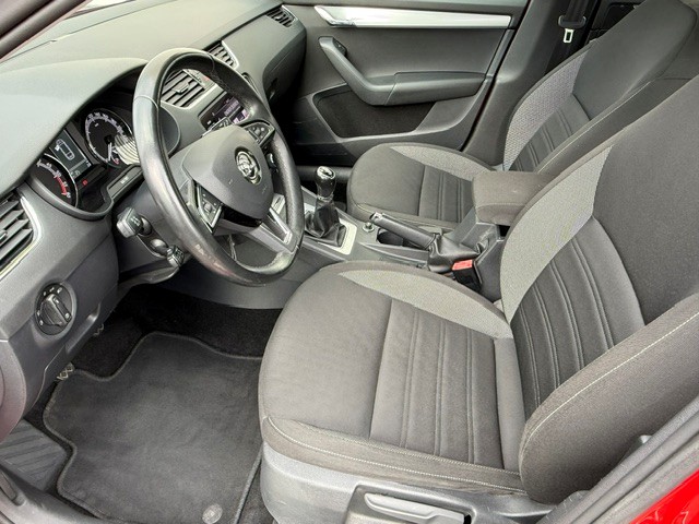SKODA Octavia Combi 1.6 TDI Active DSG-image-5
