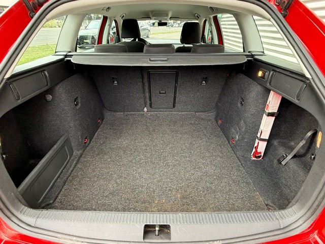 SKODA Octavia Combi 1.6 TDI Active DSG-image-8