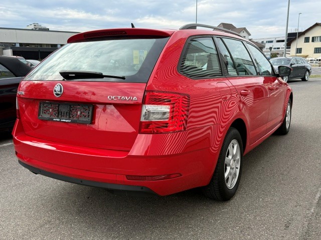SKODA Octavia Combi 1.6 TDI Active DSG-image-4