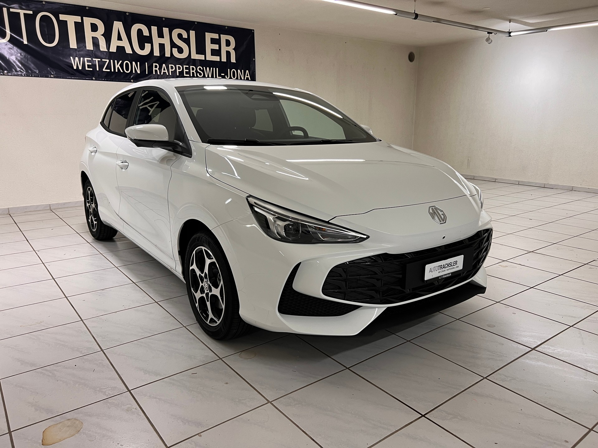 MG 3 1.5 Hybrid Luxury Aut.-image-2