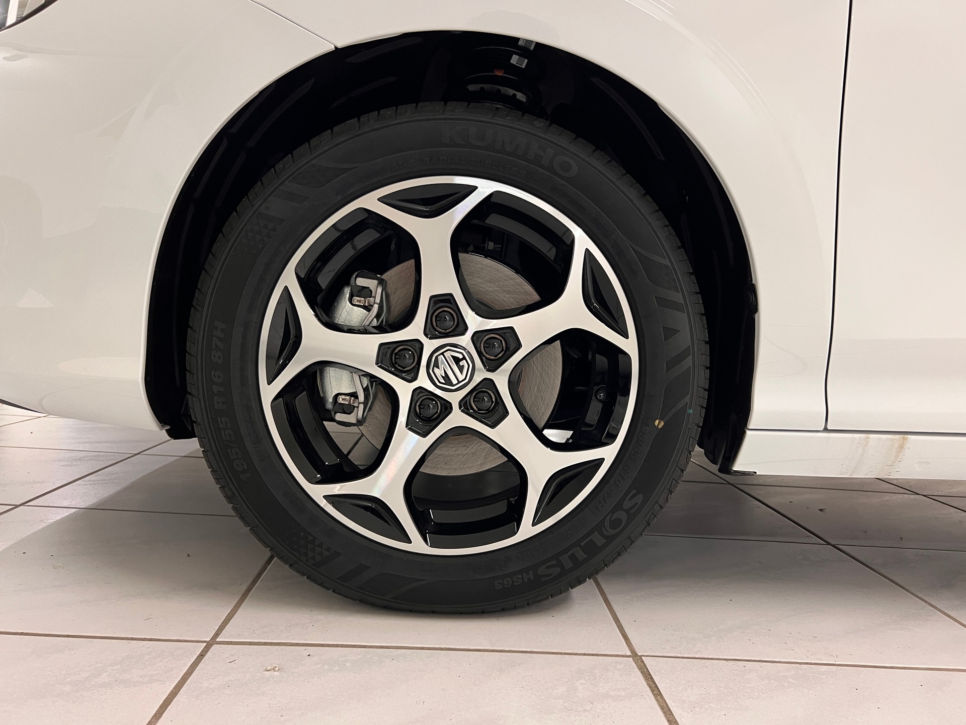 MG 3 1.5 Hybrid Luxury Aut.-image-5