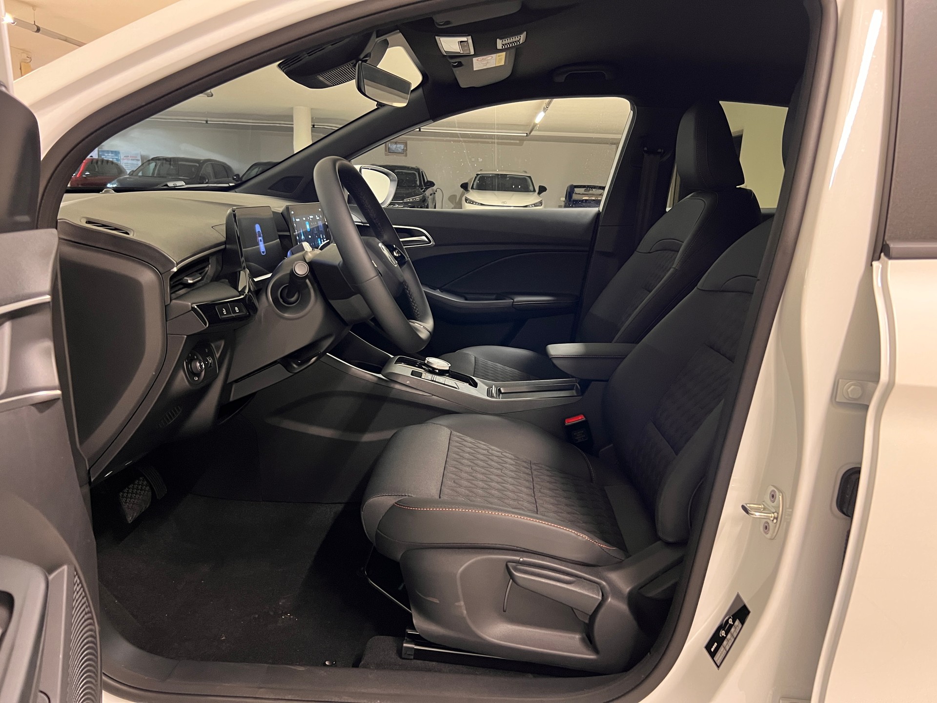 MG 3 1.5 Hybrid Luxury Aut.-image-8