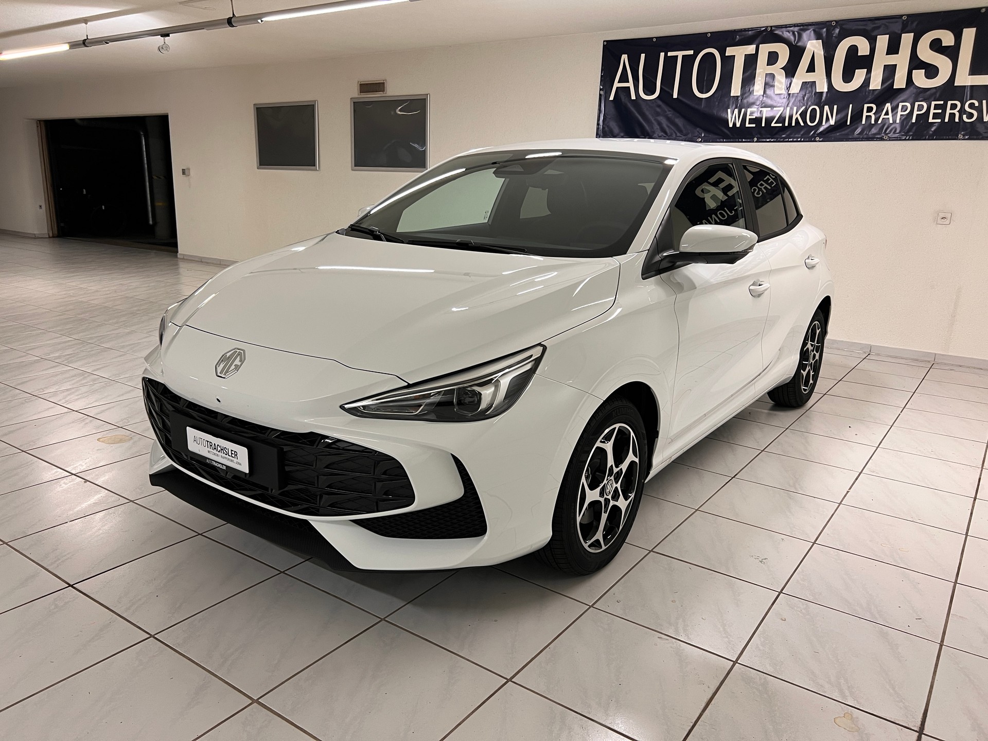 MG 3 1.5 Hybrid Luxury Aut.-image-3