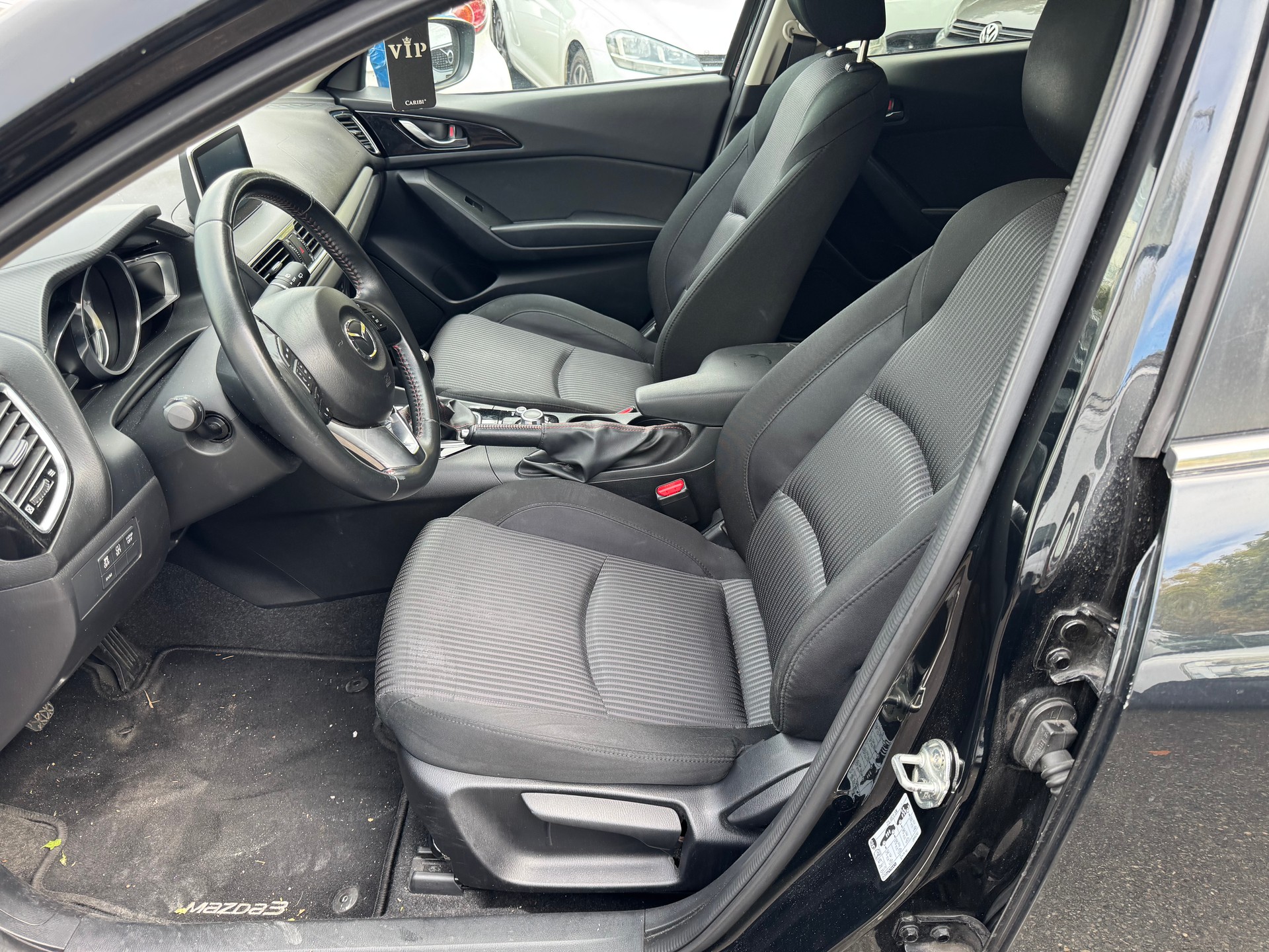 MAZDA 3 2.2 16V CD Revolution-image-12