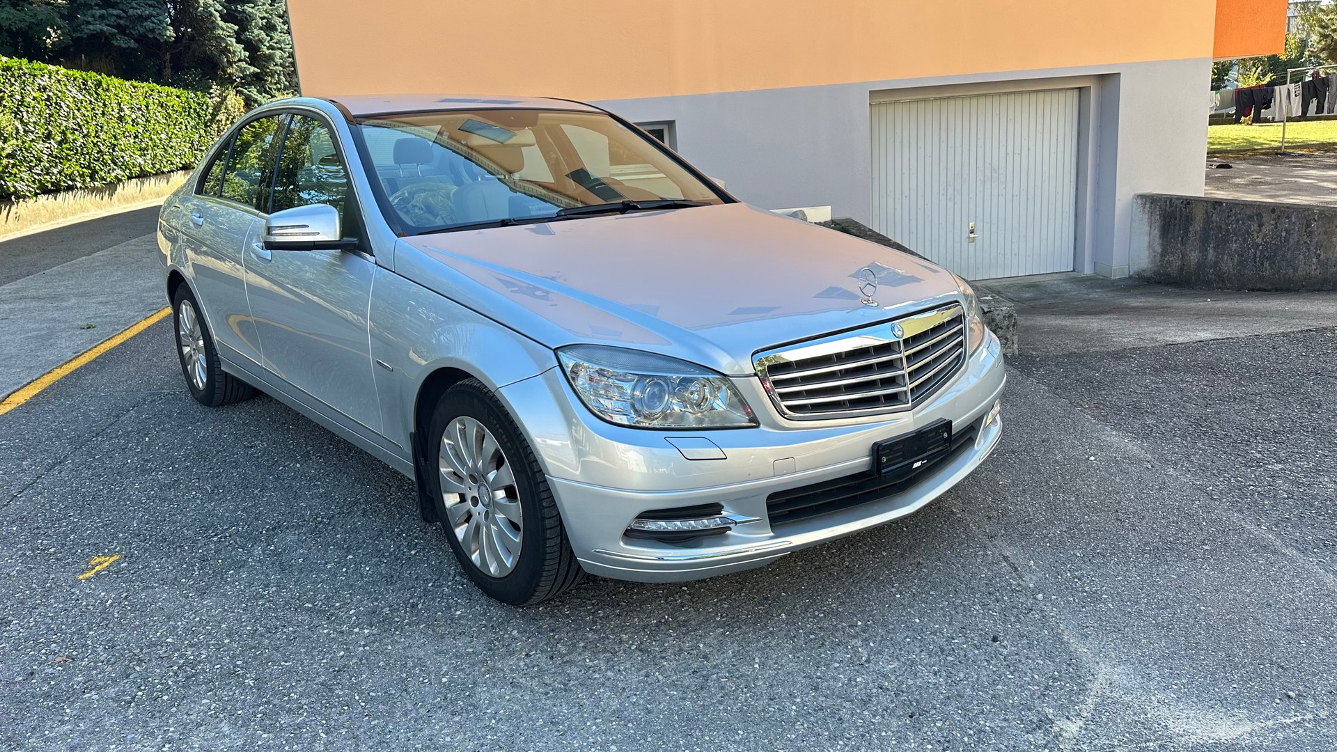 MERCEDES-BENZ C 200 CGI BlueEfficiency Elégance Automatic-image-6