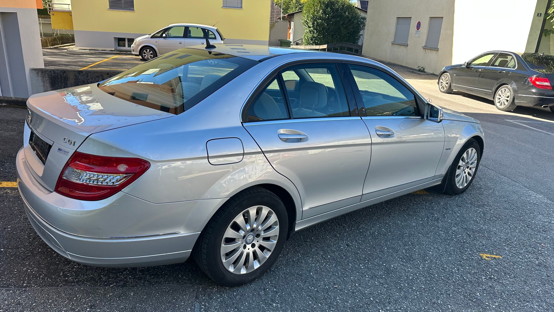 MERCEDES-BENZ C 200 CGI BlueEfficiency Elégance Automatic-image-5