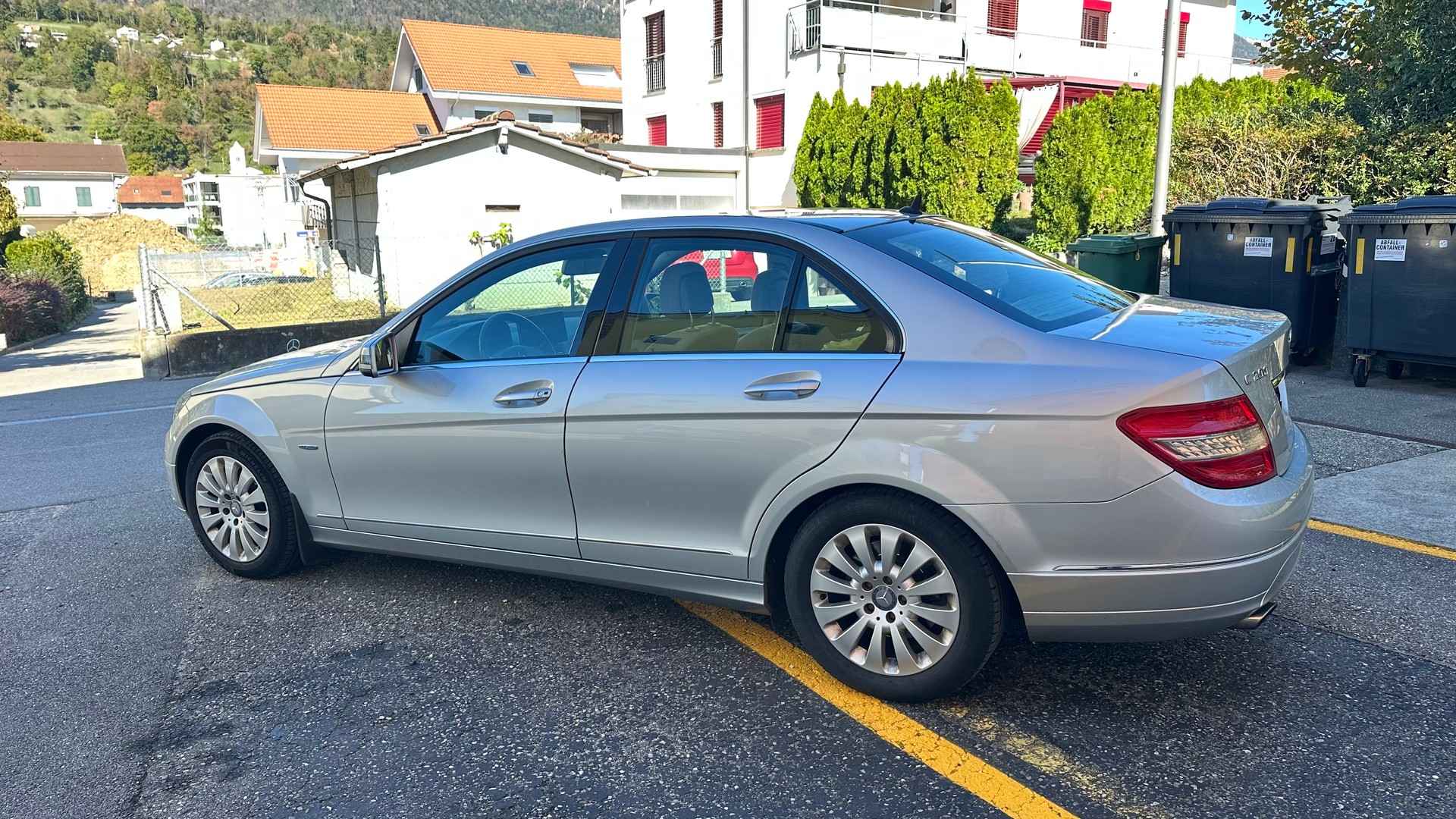 MERCEDES-BENZ C 200 CGI BlueEfficiency Elégance Automatic-image-2