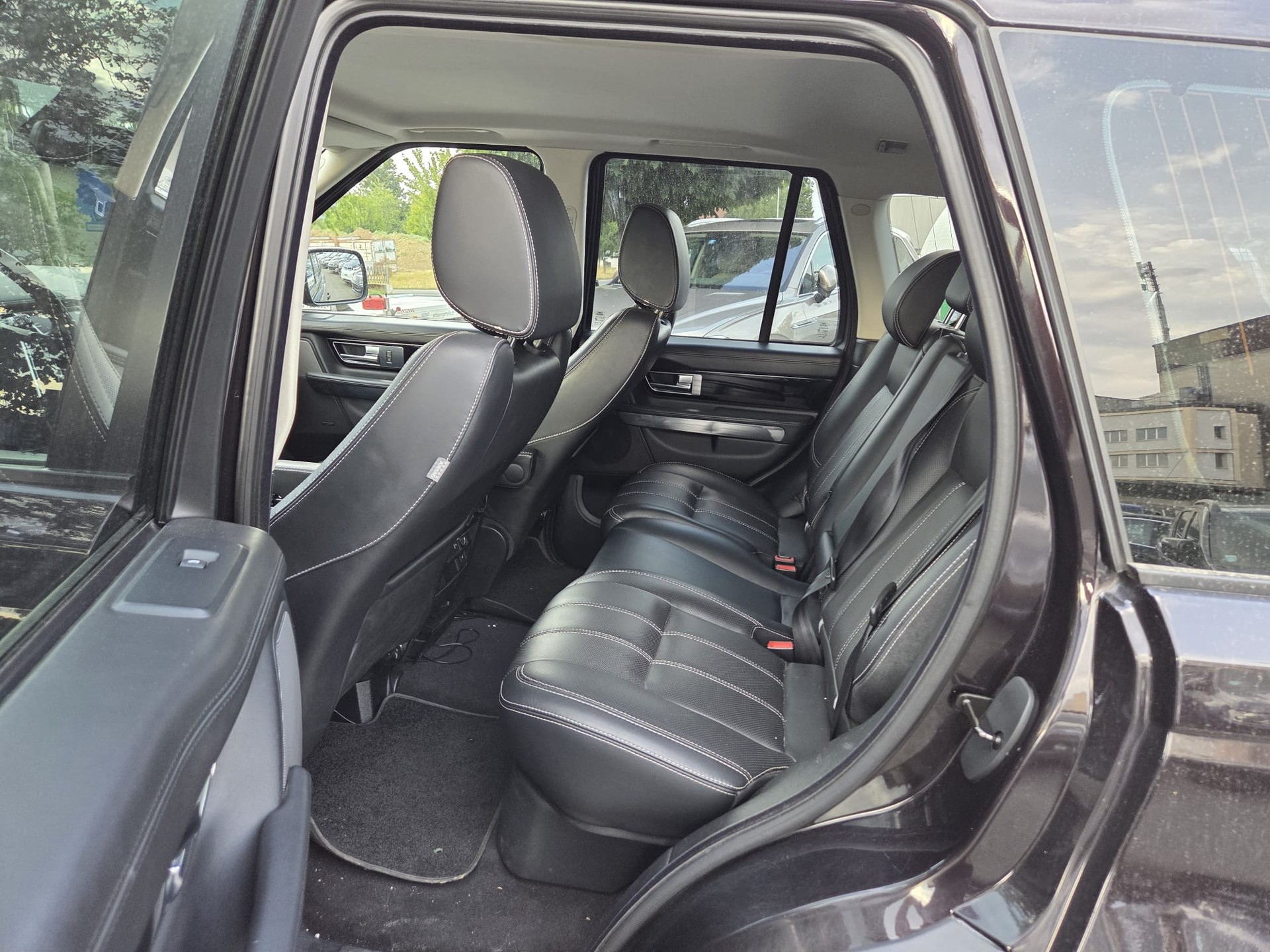 LAND ROVER Range Rover Sport 3.0 TDV6 HSE Automatic-image-11