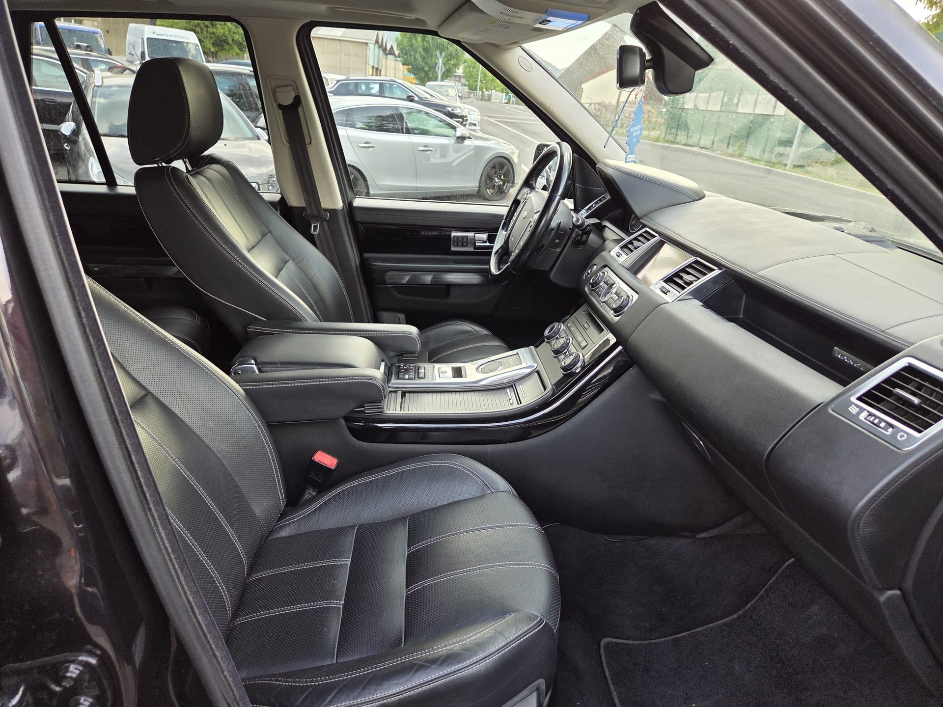 LAND ROVER Range Rover Sport 3.0 TDV6 HSE Automatic-image-10
