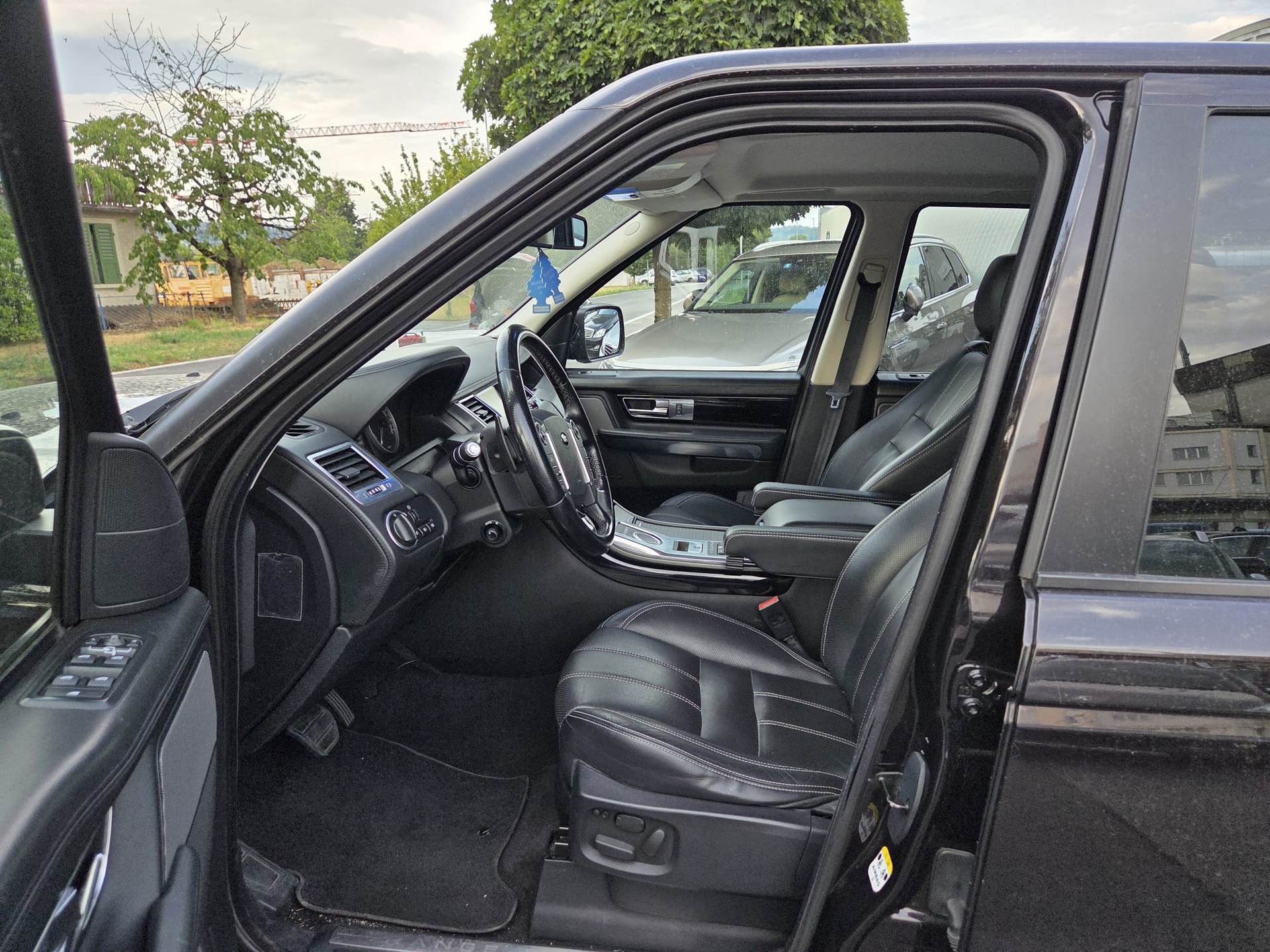 LAND ROVER Range Rover Sport 3.0 TDV6 HSE Automatic-image-9