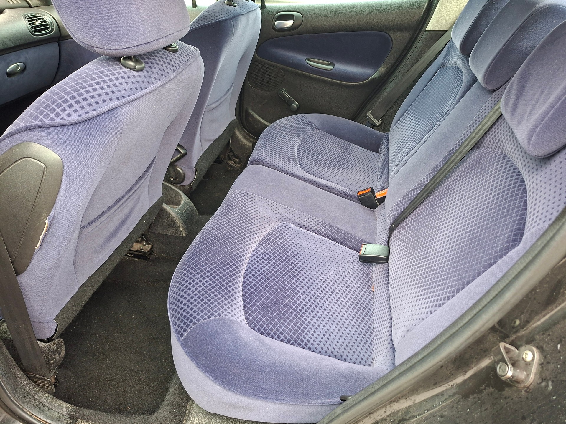 PEUGEOT 206 1.6 16V (XT) Premium-image-9