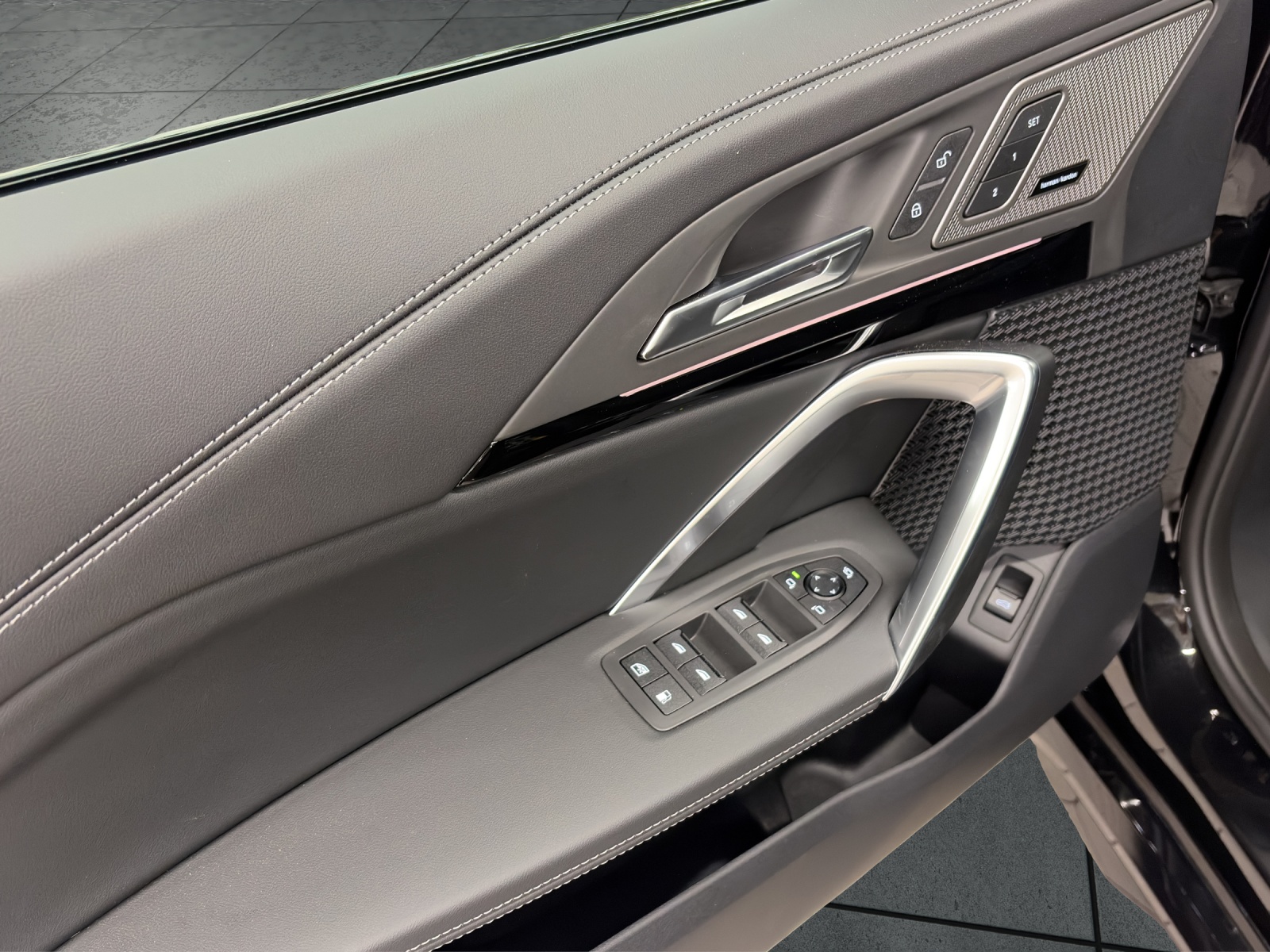 BMW X1 30e xDrive paddles-image-14