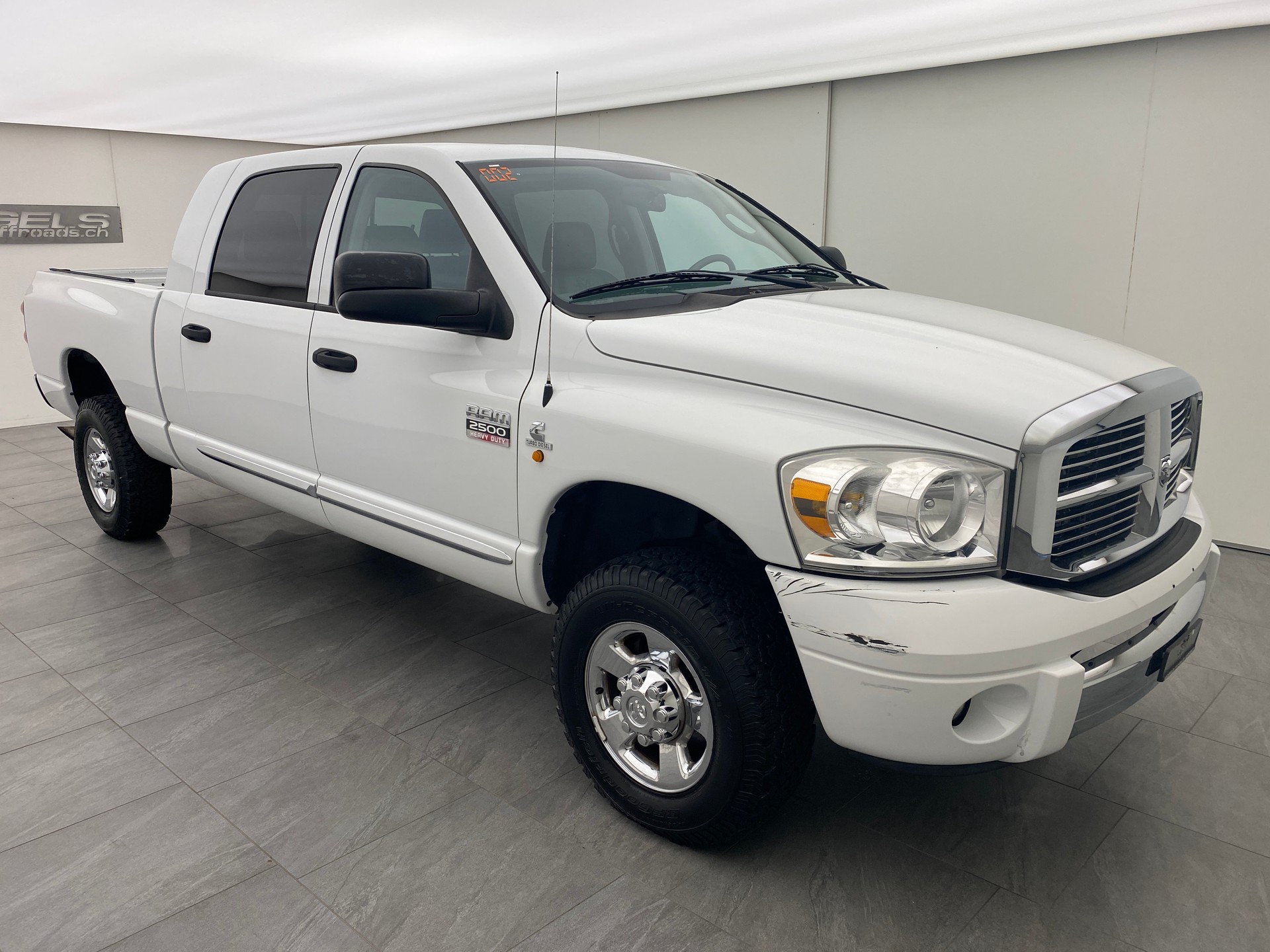 DODGE Ram 2500 6.7 TD Mega Cab-image-2