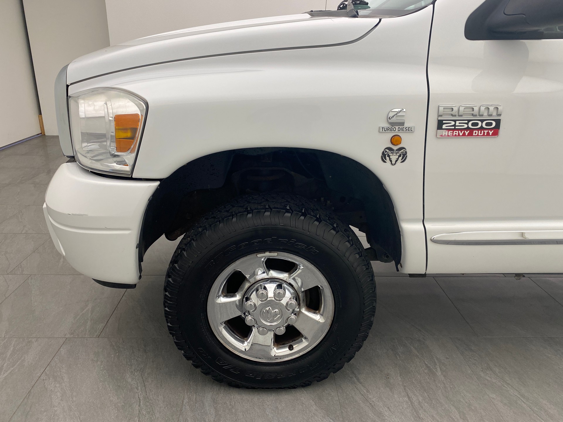 DODGE Ram 2500 6.7 TD Mega Cab-image-6