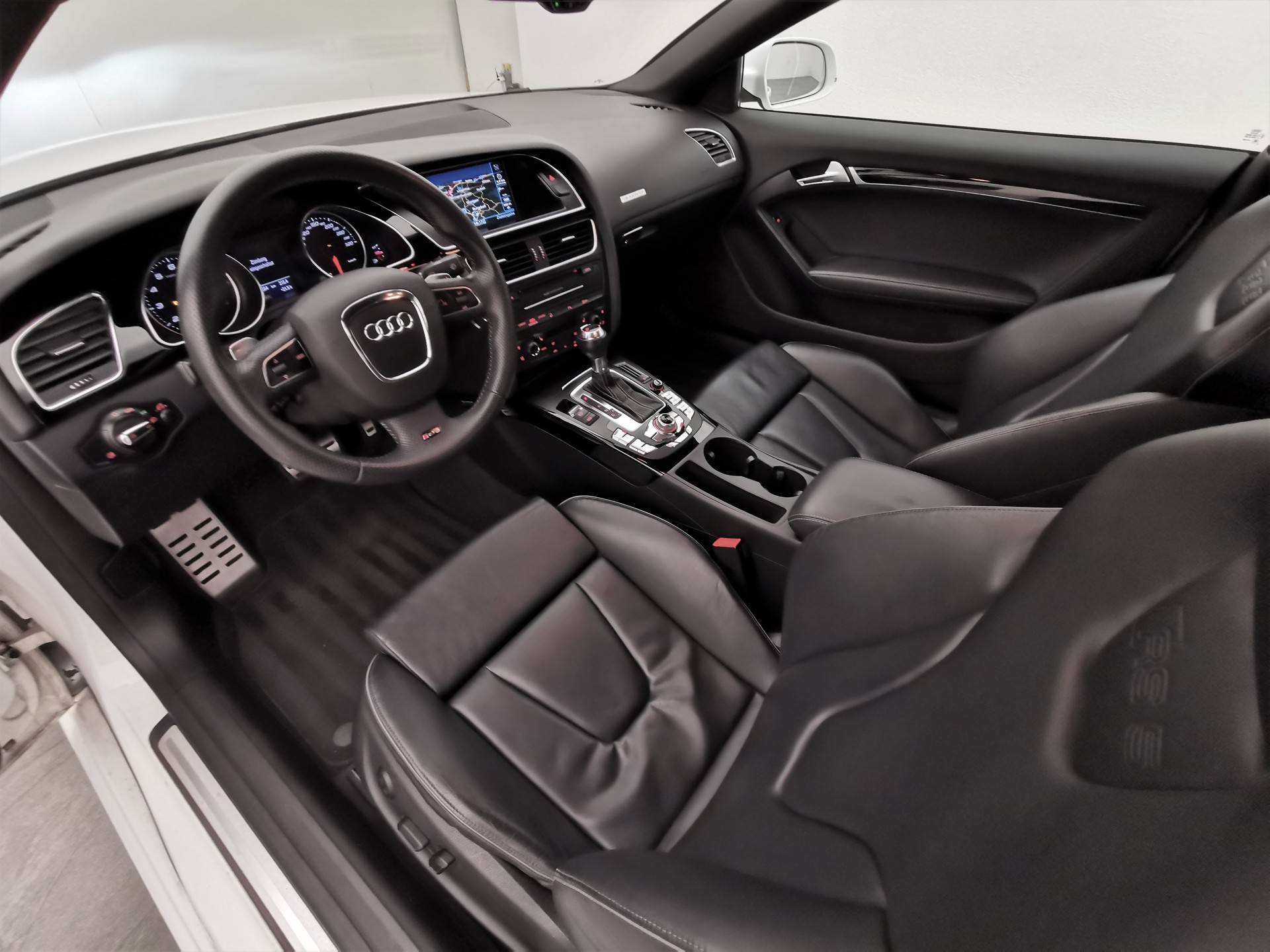 AUDI RS5 Quattro 4.2 FSI S-tronic-image-8