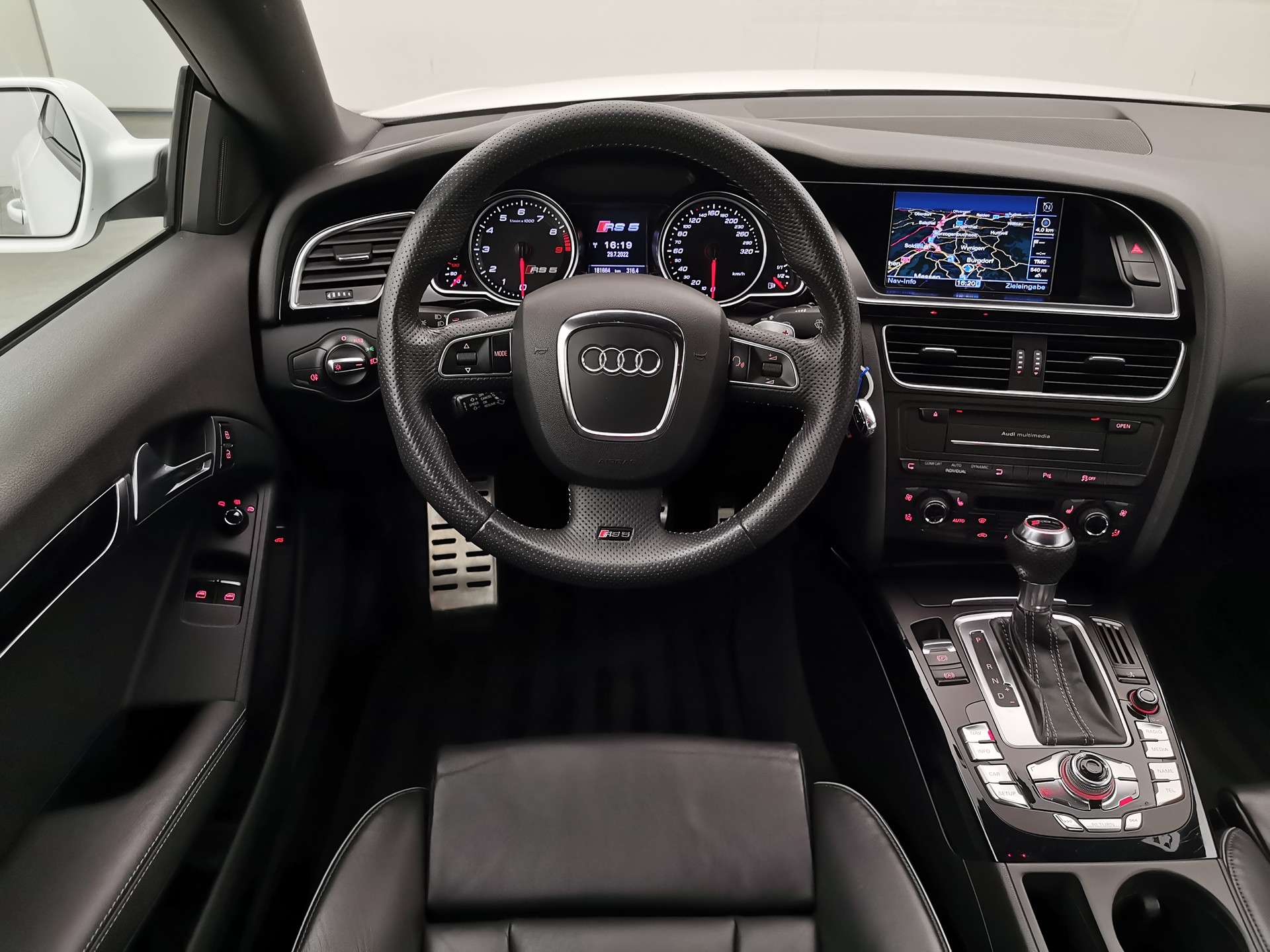 AUDI RS5 Quattro 4.2 FSI S-tronic-image-11